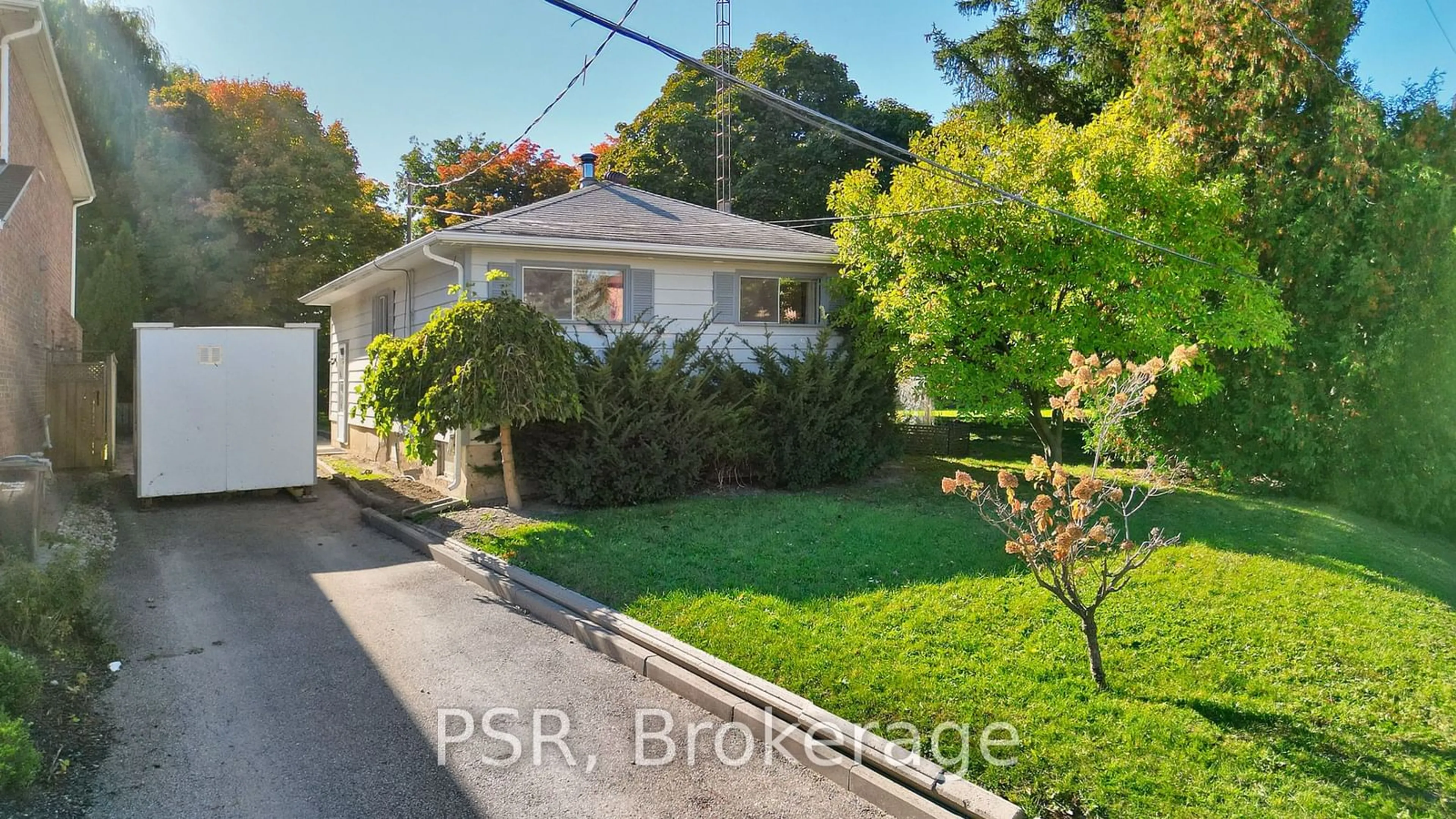 Frontside or backside of a home, the street view for 1660 Barbertown Rd, Mississauga Ontario L5M 6J2