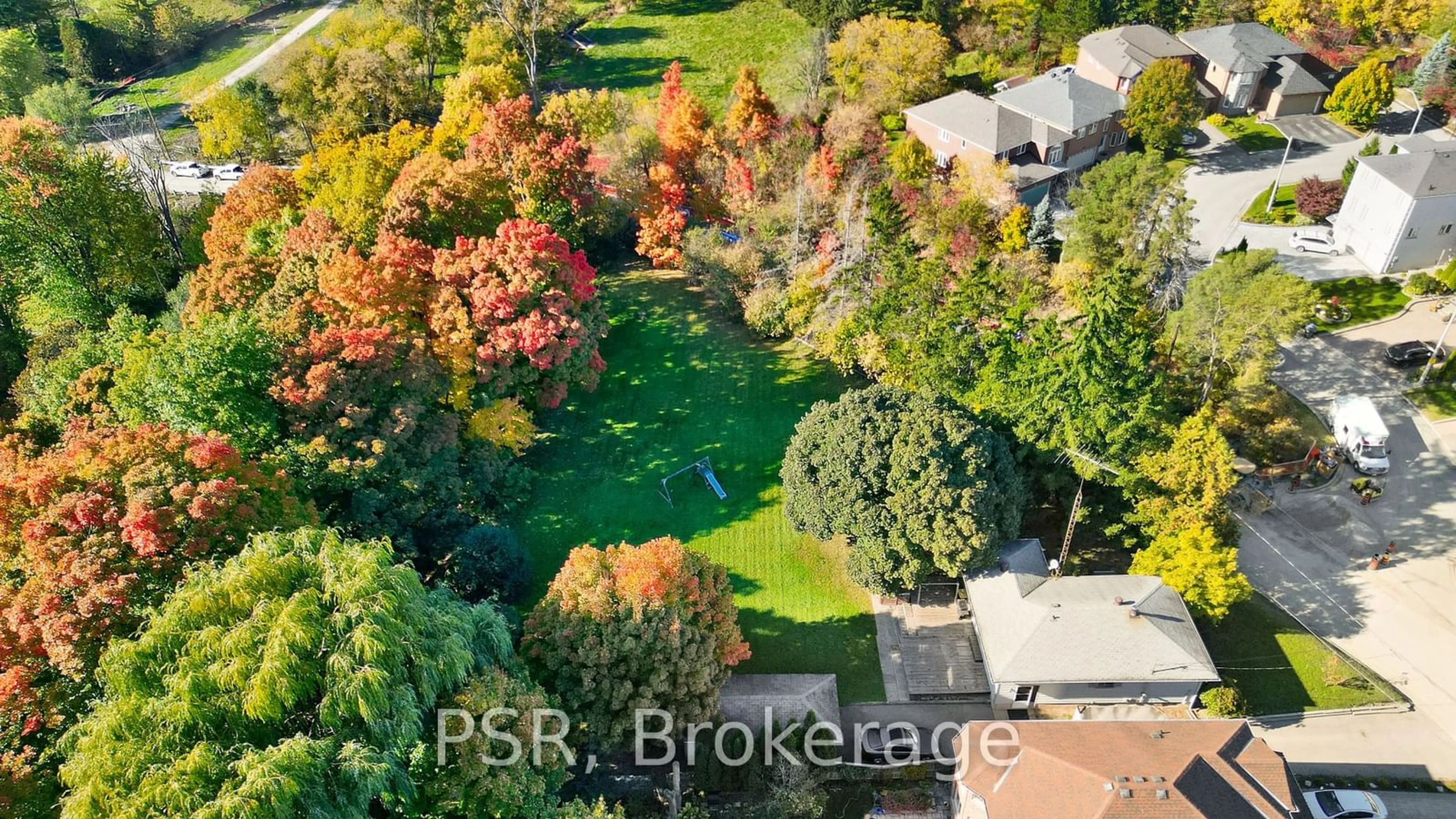 Frontside or backside of a home, the fenced backyard for 1660 Barbertown Rd, Mississauga Ontario L5M 6J2