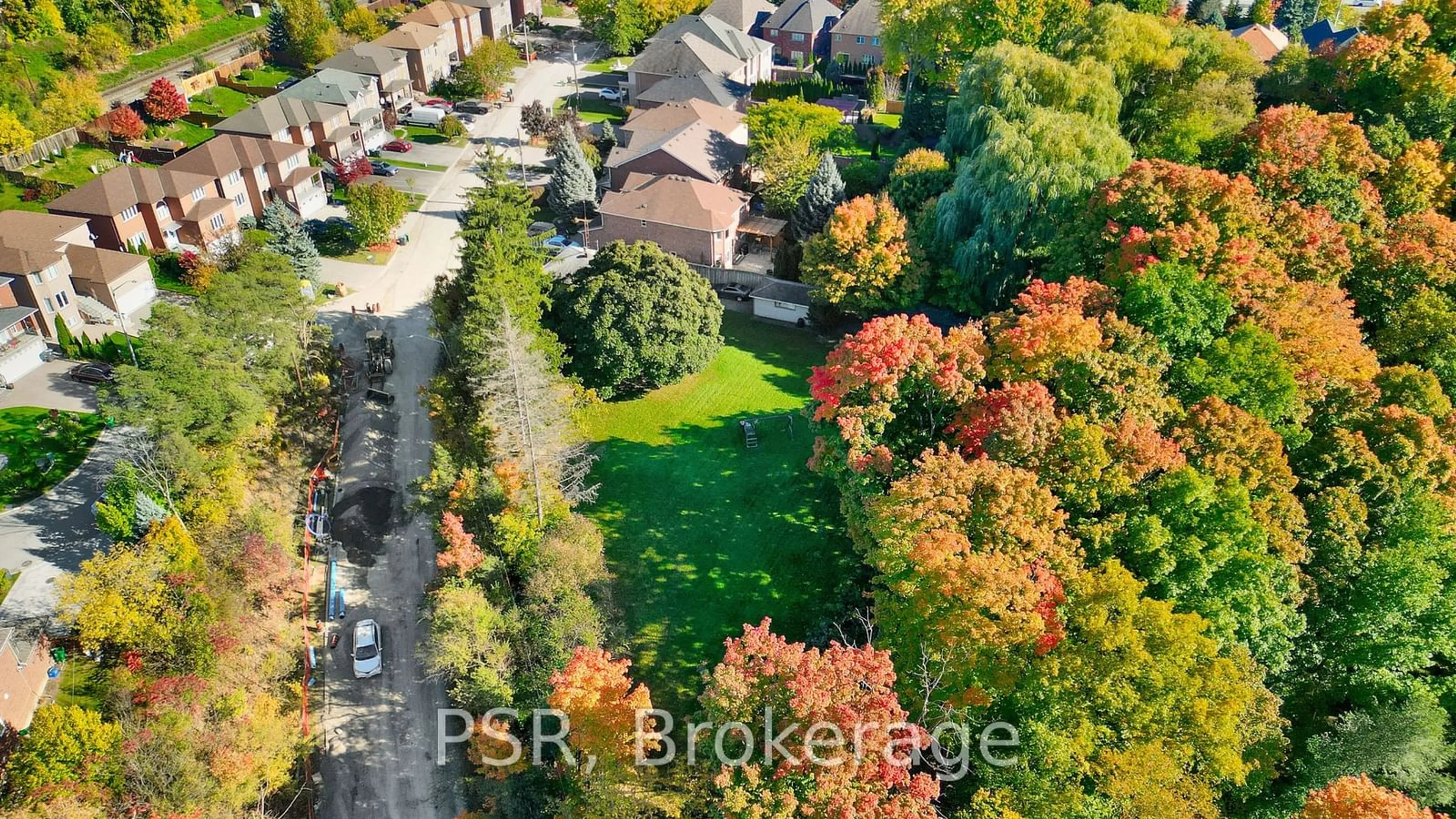 Frontside or backside of a home, the street view for 1660 Barbertown Rd, Mississauga Ontario L5M 6J2