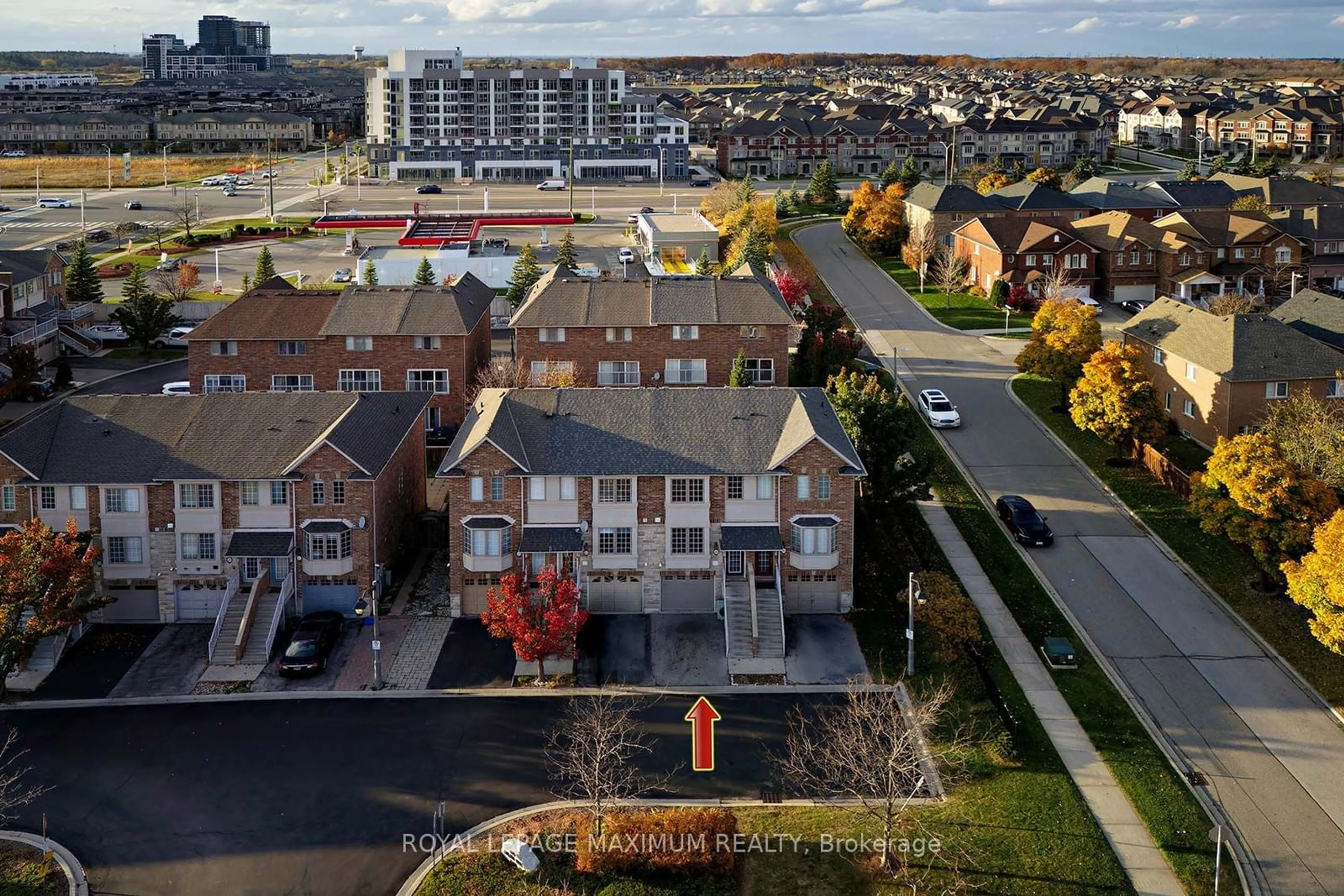 A pic from exterior of the house or condo, the street view for 435 English Rose Lane #22, Oakville Ontario L6H 7S9