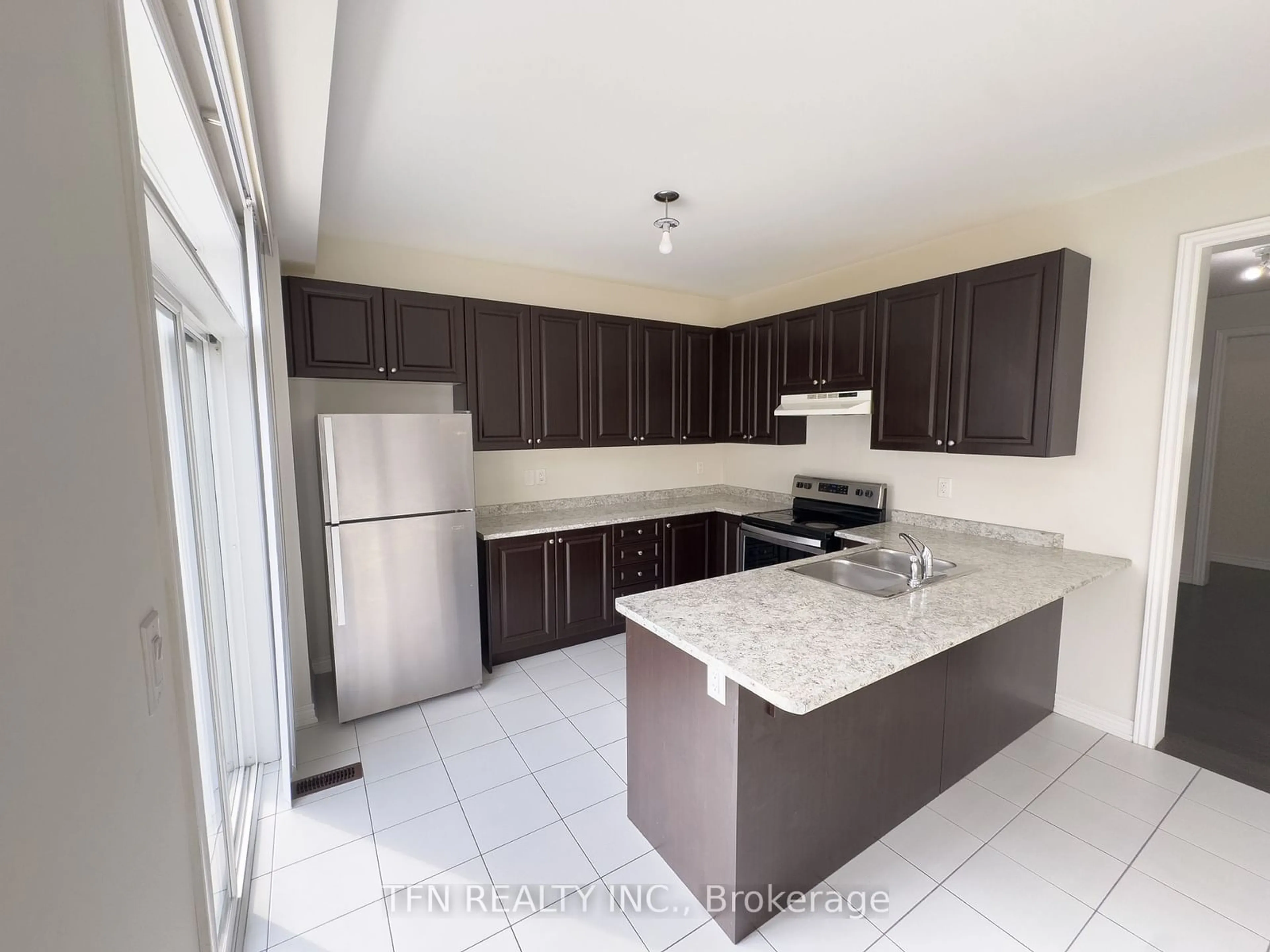 Standard kitchen, not visible floor for 48 Boathouse Rd, Brampton Ontario L7A 5B7