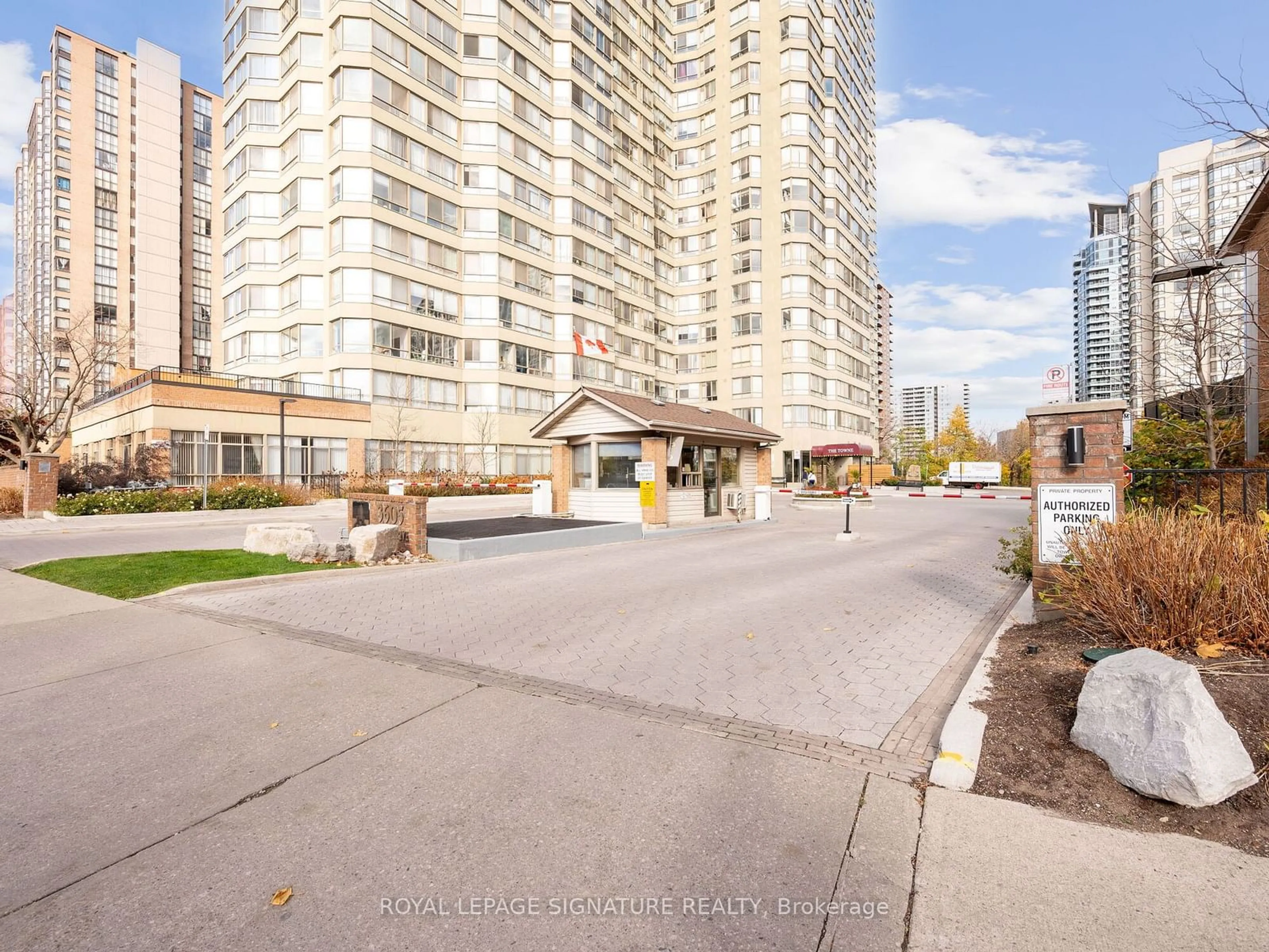 A pic from exterior of the house or condo, the street view for 3605 Kariya Dr ##204A, Mississauga Ontario L5B 3J4