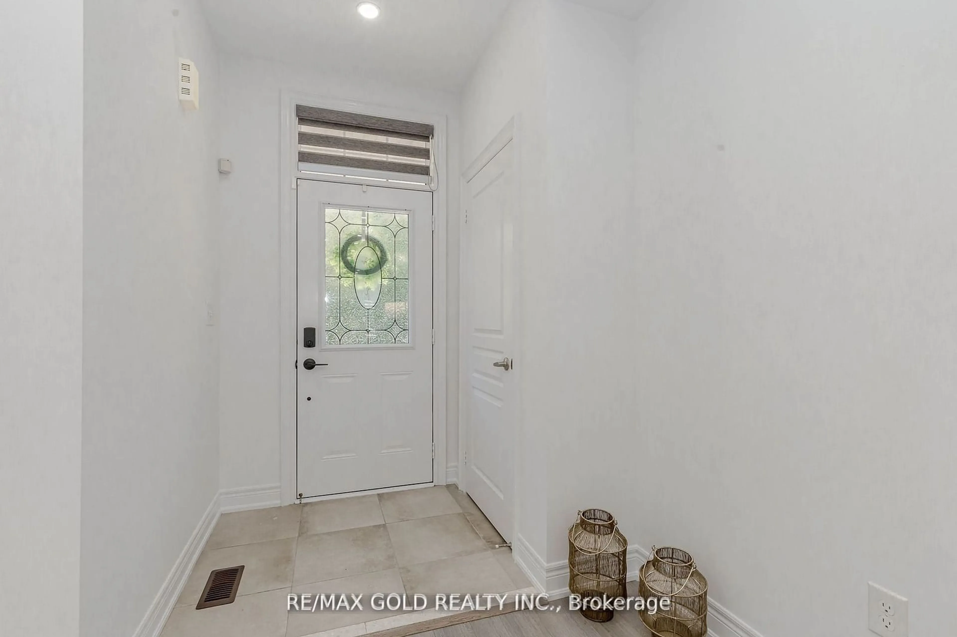 Indoor entryway, not visible floor for 3485 Fourth Line, Oakville Ontario L6M 1N8