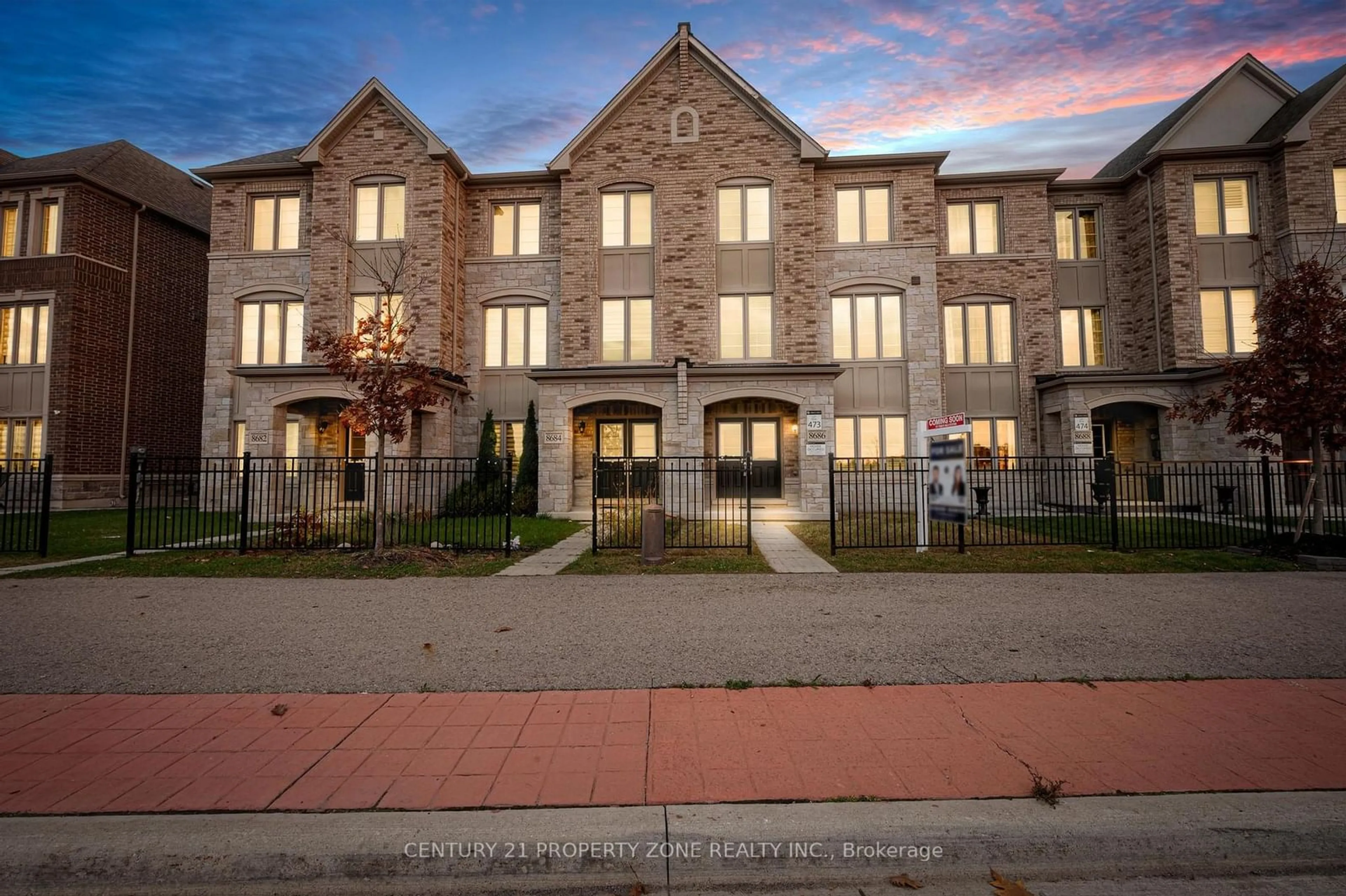 A pic from exterior of the house or condo, the front or back of building for 8686 Financial Dr, Brampton Ontario L6Y 6G6