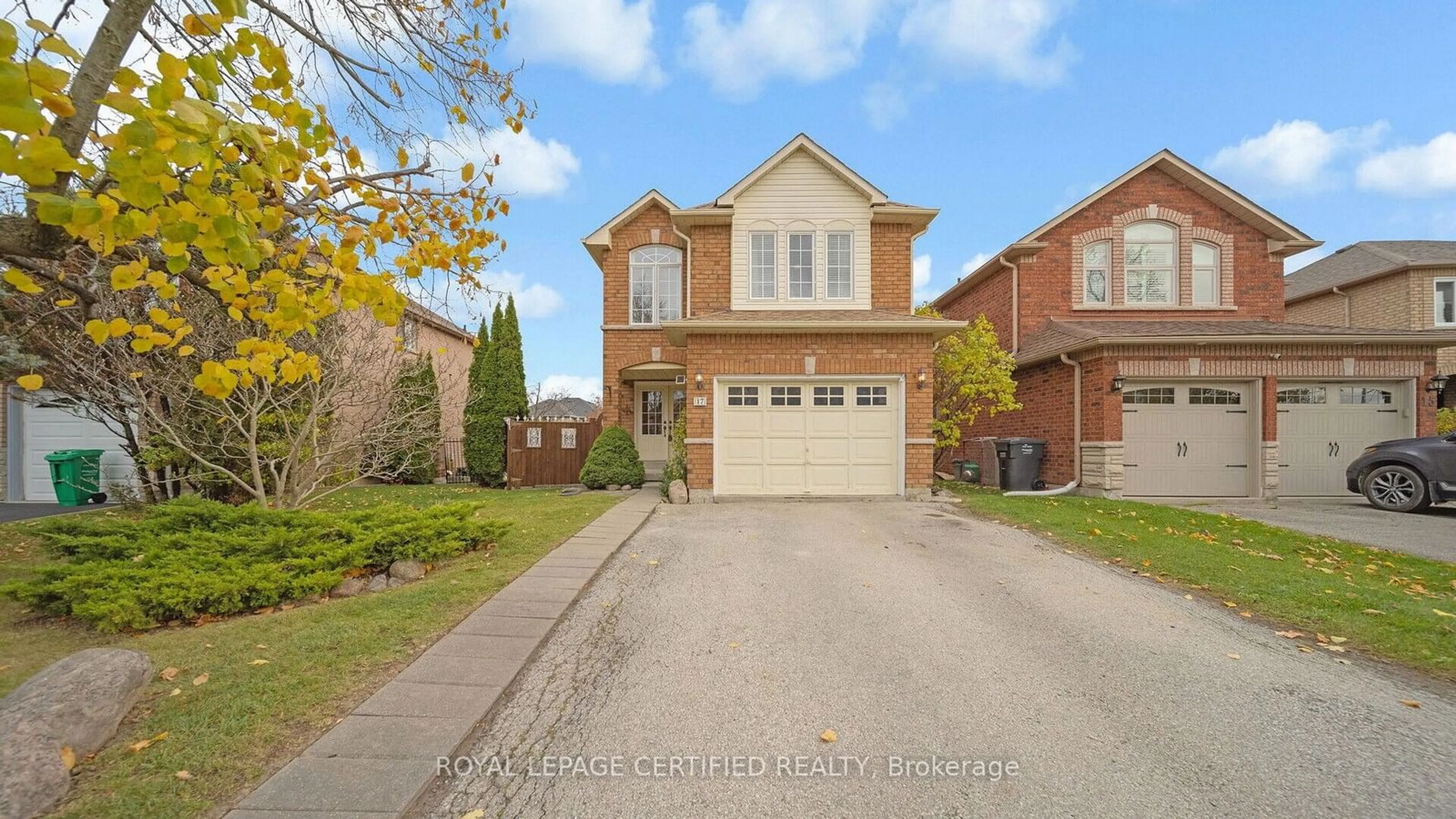 Frontside or backside of a home, the street view for 17 Boltonview Cres, Caledon Ontario L7E 2H2