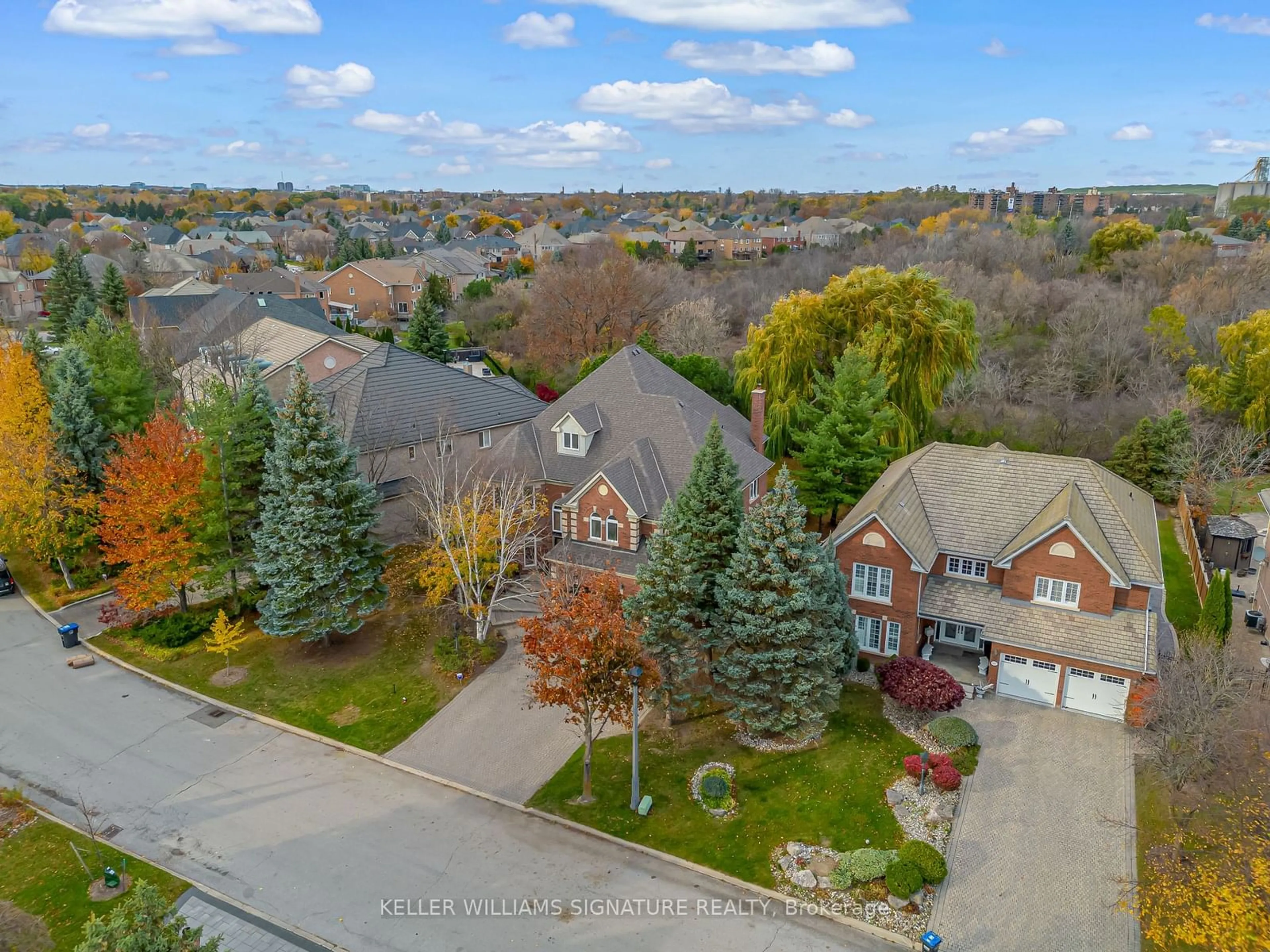 Frontside or backside of a home, the street view for 5179 Elmridge Dr, Mississauga Ontario L5M 5A4