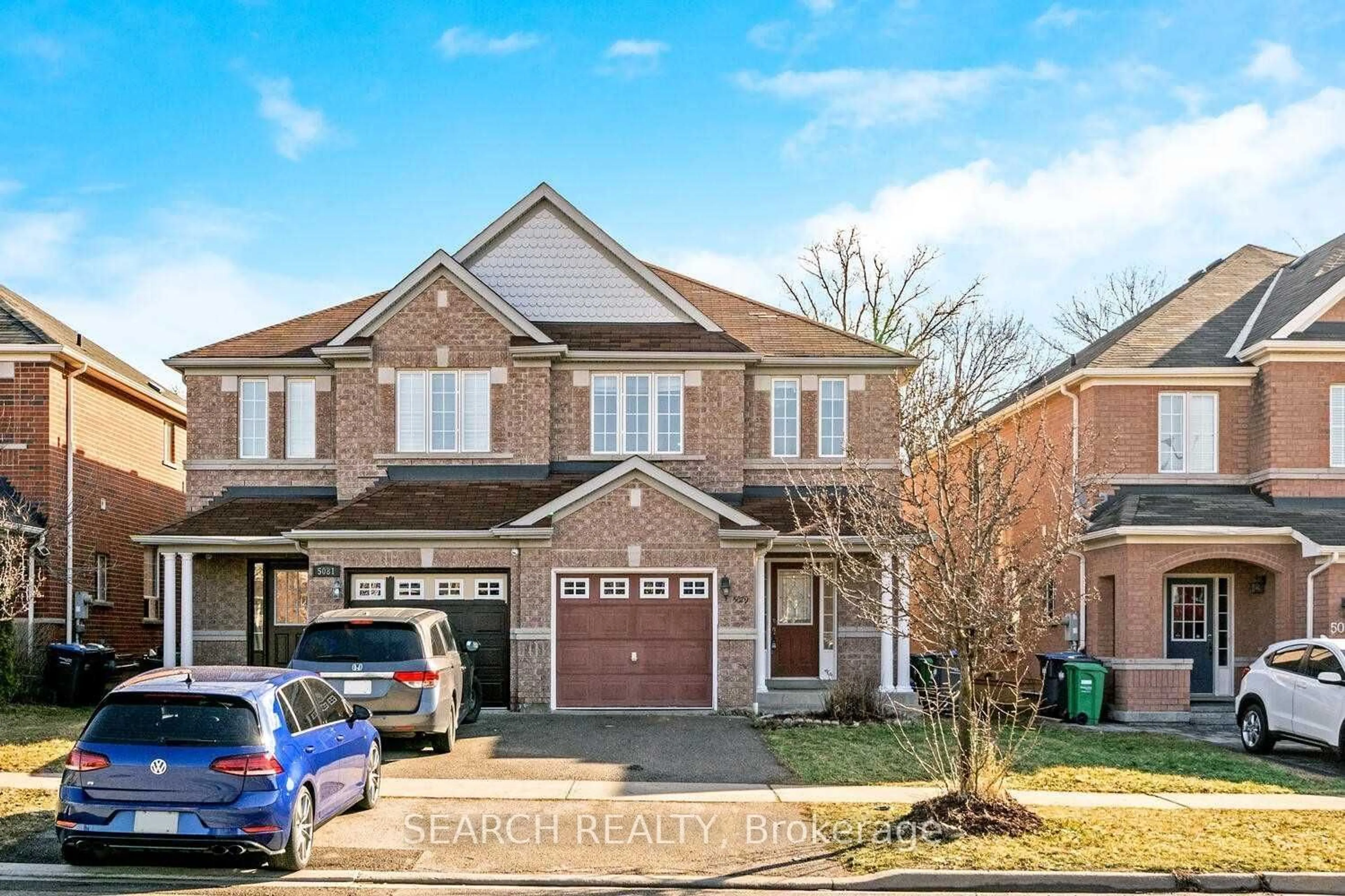 A pic from exterior of the house or condo, the street view for 5079 Churchill Meadows Blvd, Mississauga Ontario L5M 7Z9