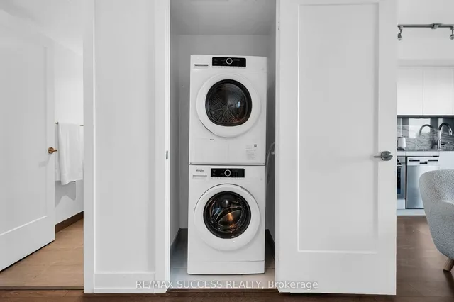 Additional property image - 5 Mabelle Ave Unit 1127