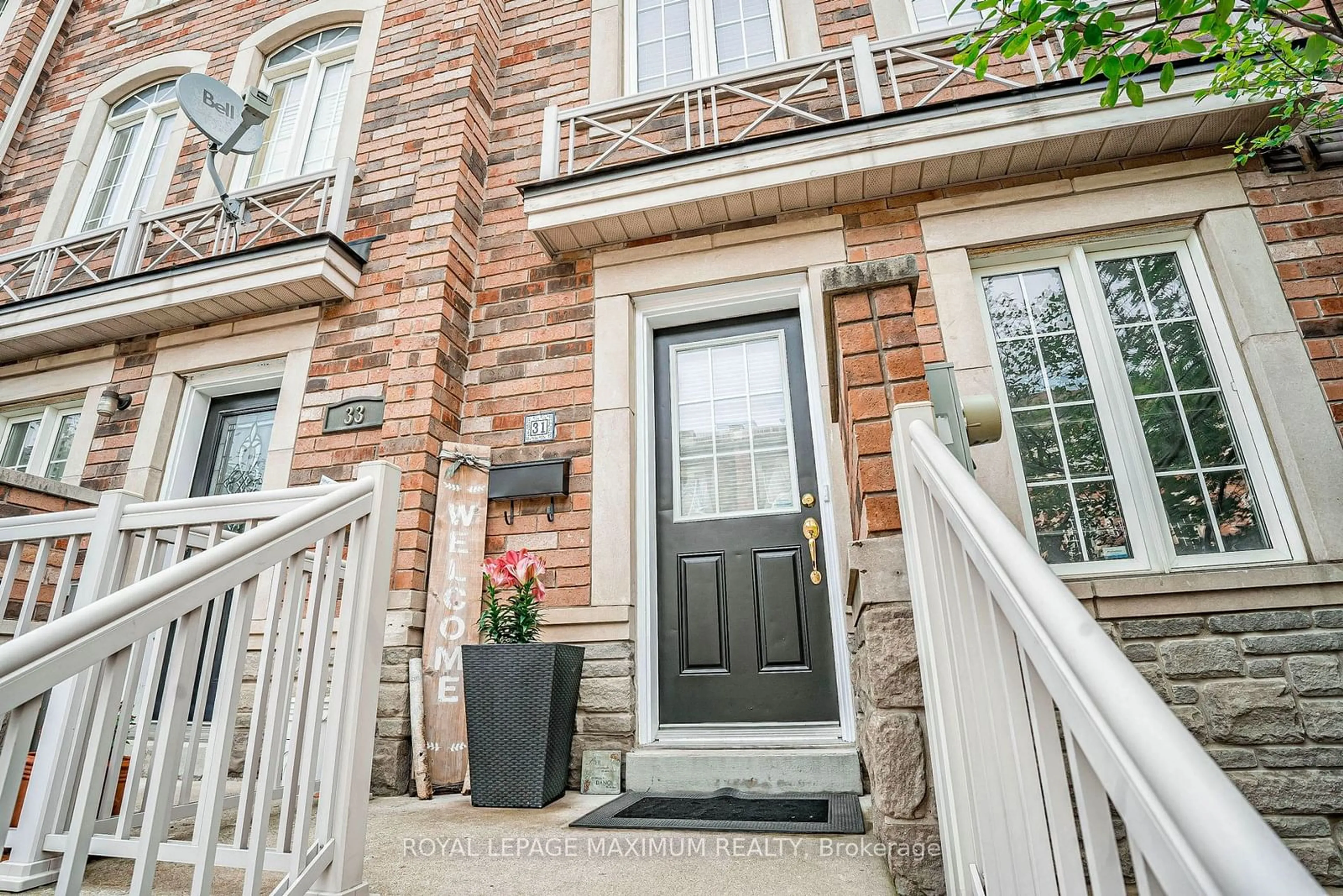 Indoor entryway, wood floors for 31 Joseph Griffith Lane, Toronto Ontario M3L 0C8