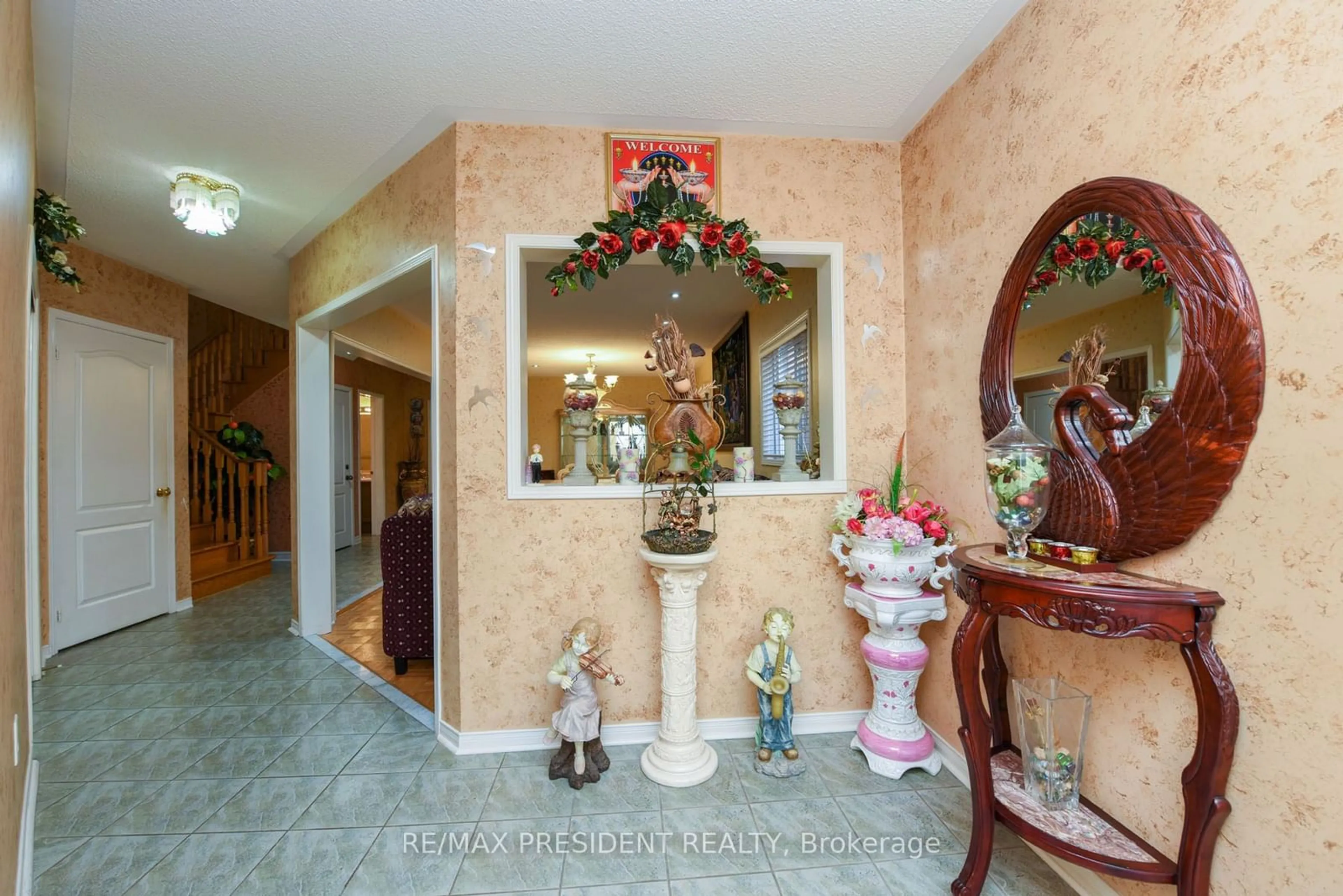 Indoor foyer, ceramic floors for 11 Oxtail Lane, Brampton Ontario L6X 5E2