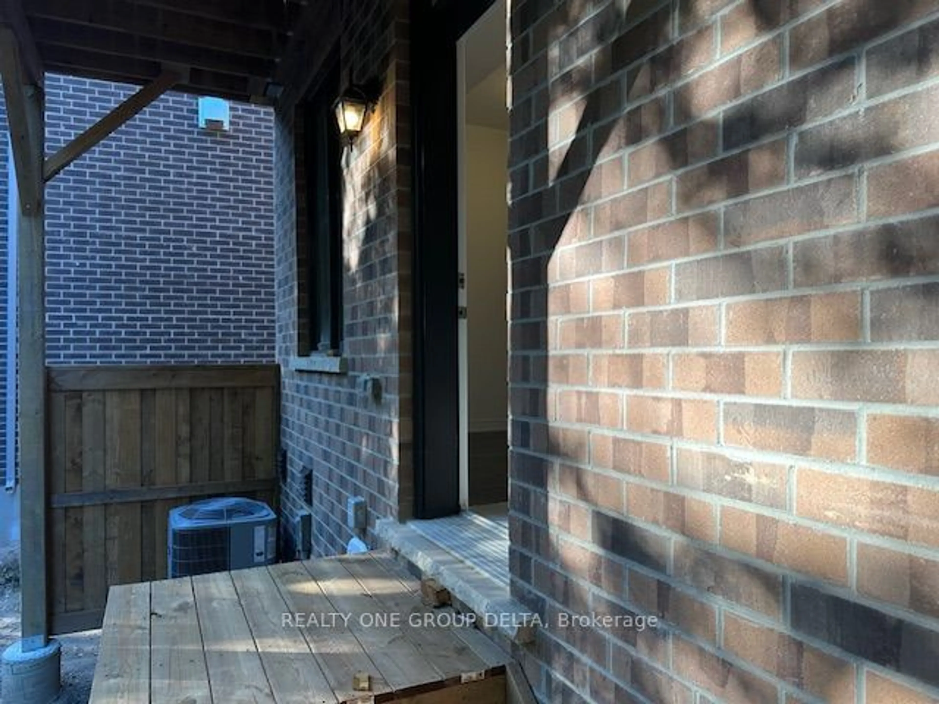 Home with brick exterior material for 30 Folcroft St, Brampton Ontario L6Y 6L3