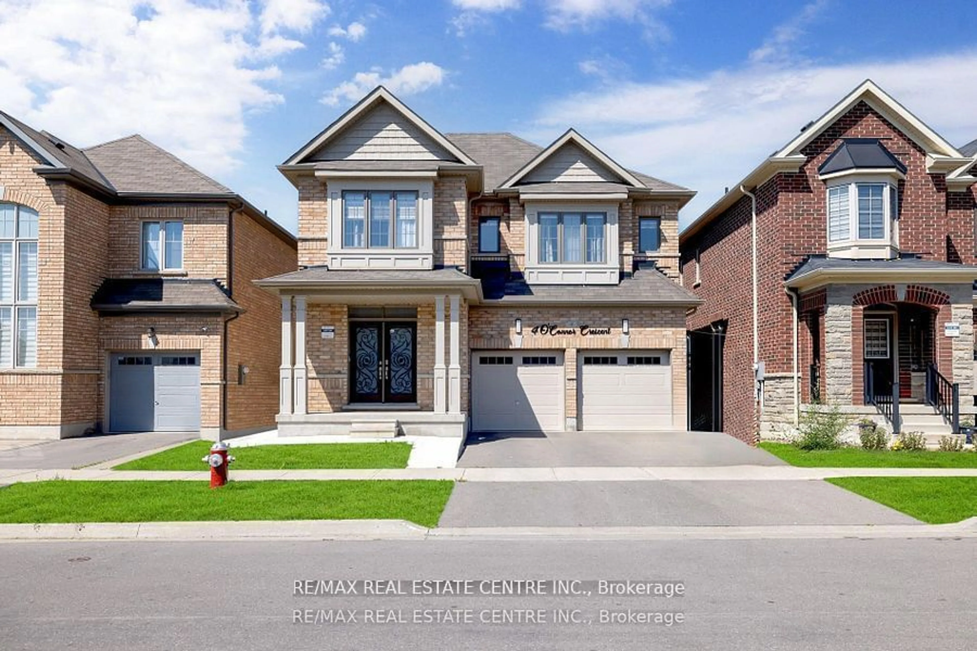 Home with brick exterior material for 4 O'connor Cres, Brampton Ontario L7A 5A6