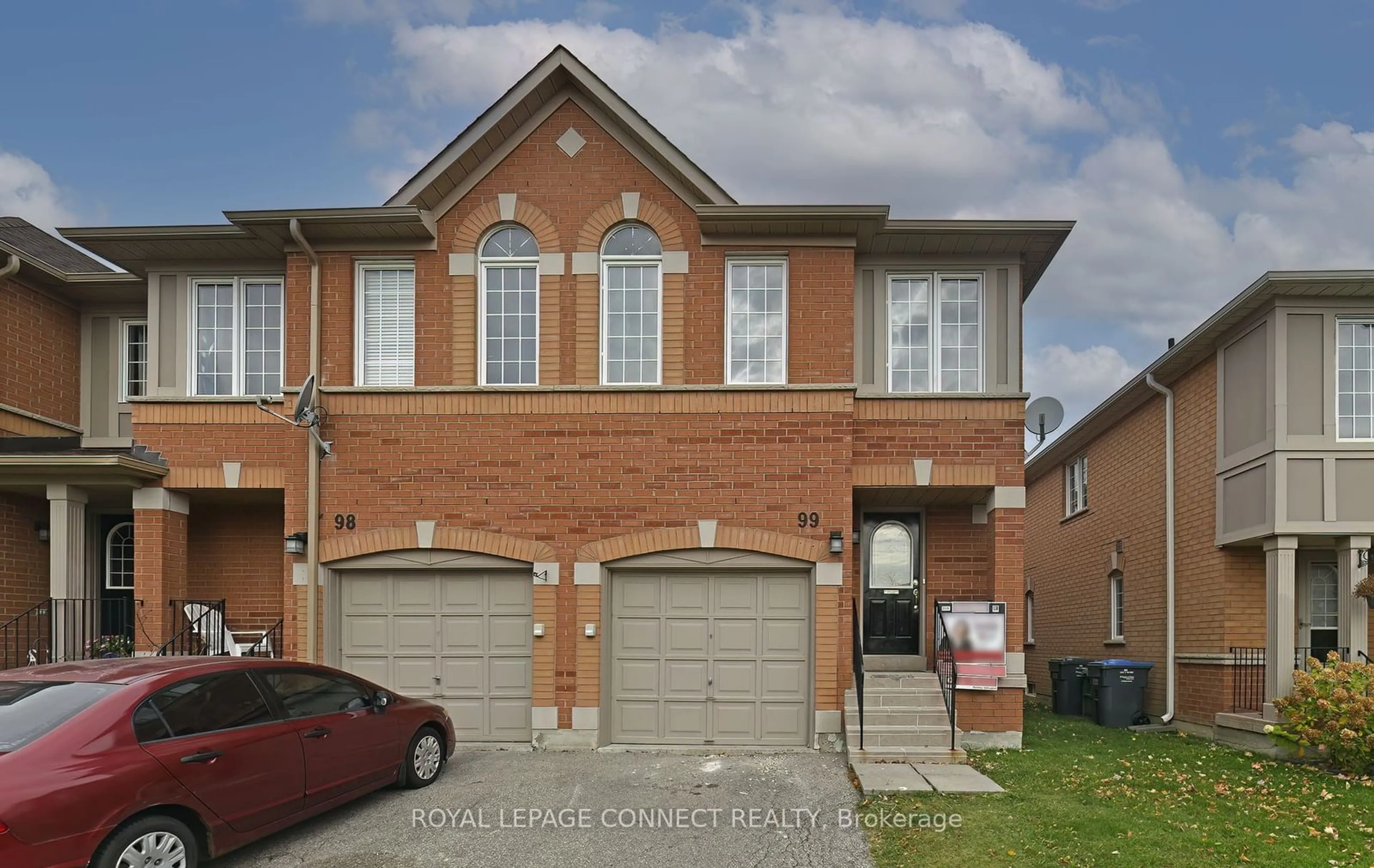 A pic from exterior of the house or condo, the street view for 5030 Heatherleigh Ave #99, Mississauga Ontario L5V 2G7