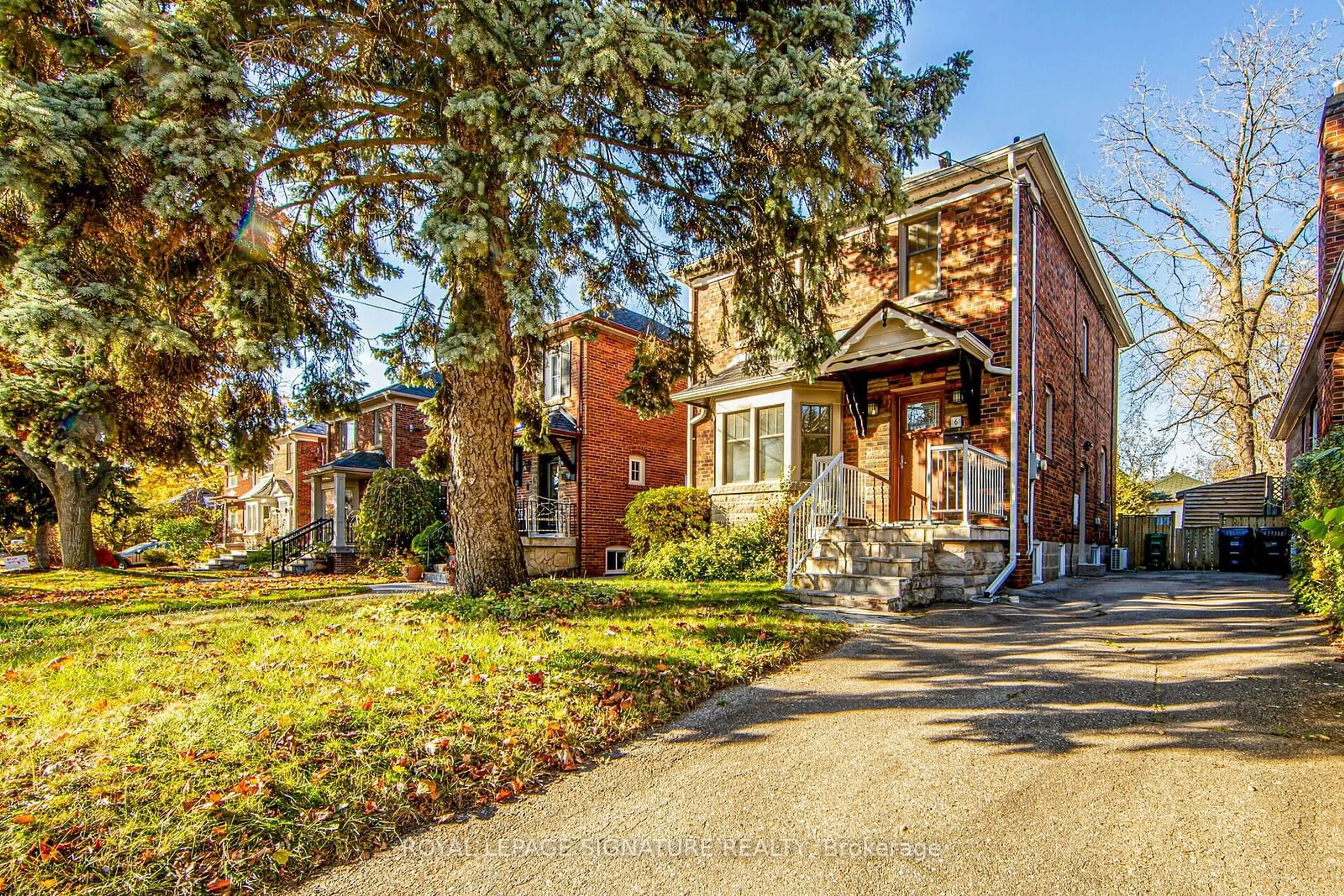 A pic from exterior of the house or condo, the street view for 6 Jasmine Ave, Toronto Ontario M8W 1C5