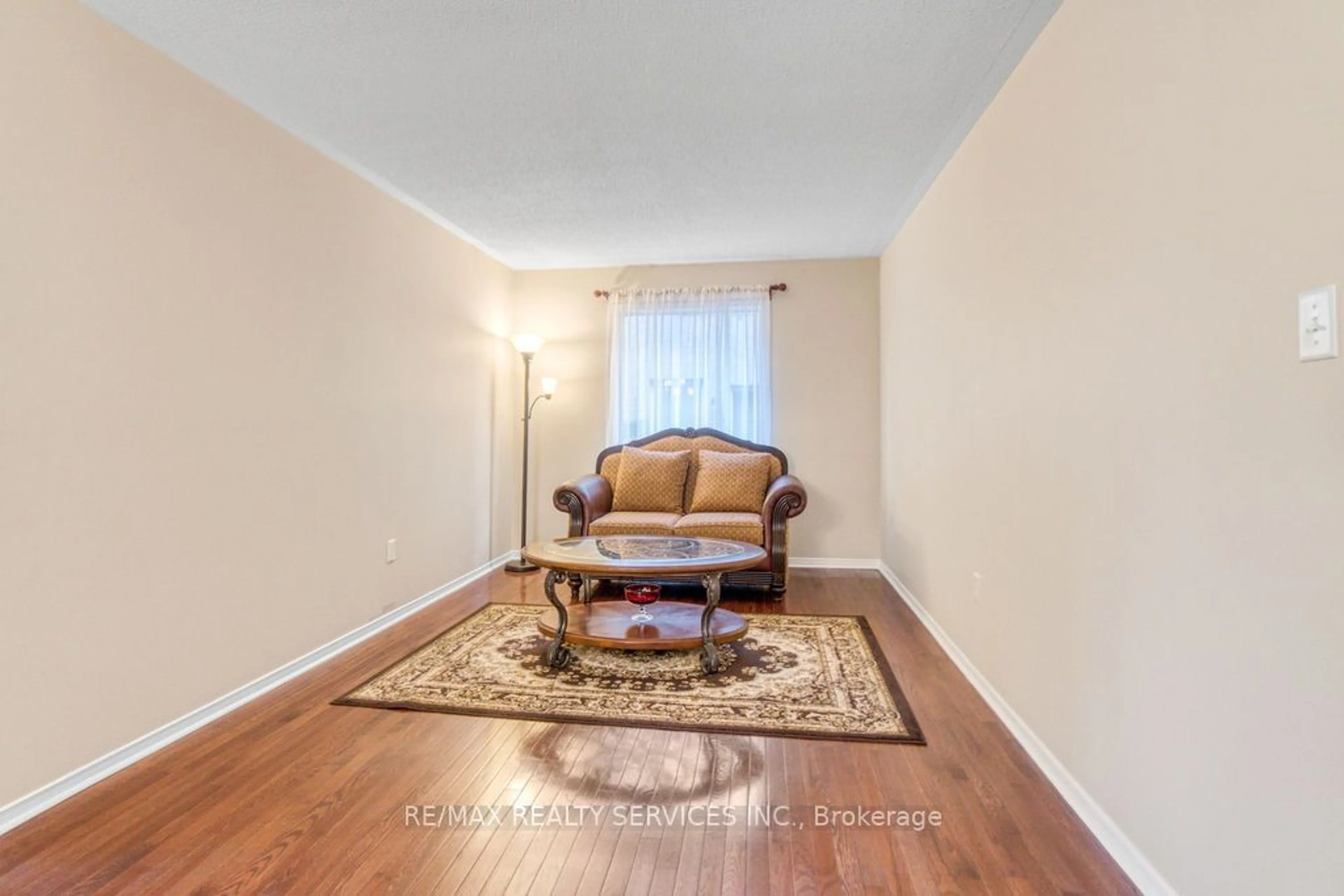 Living room, wood floors for 149 Brisdale Dr, Brampton Ontario L7A 2Y8