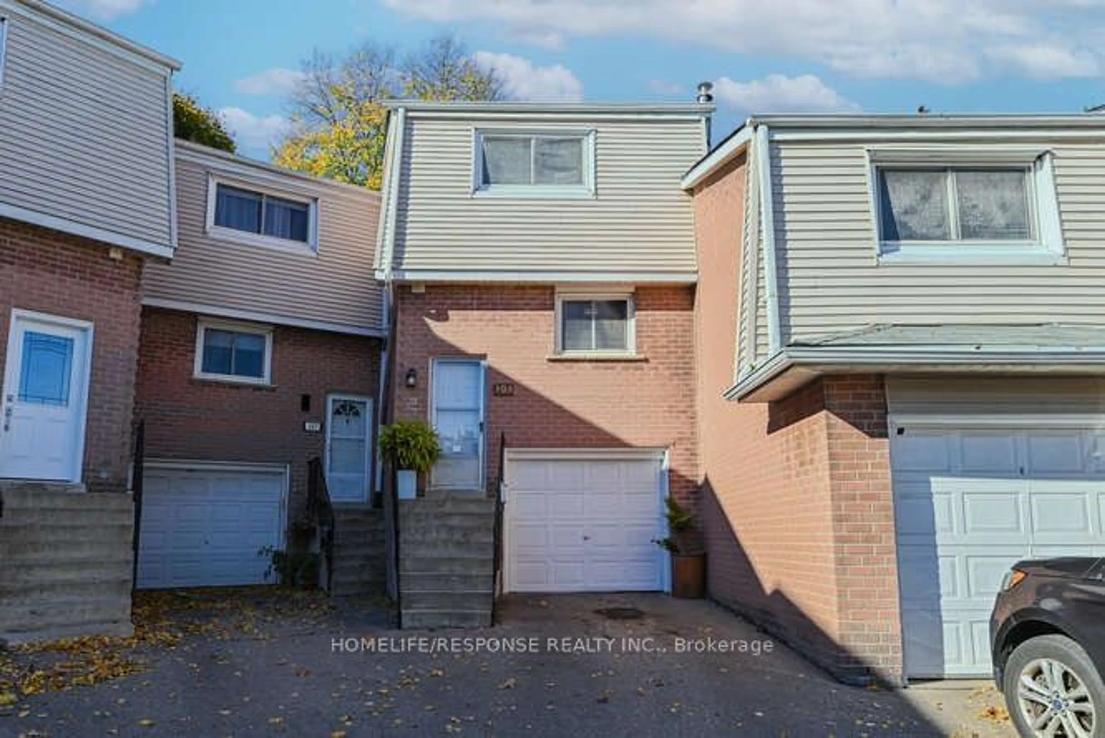 A pic from exterior of the house or condo, the street view for 400 MISSISSAUGA VALLEY Blvd #108, Mississauga Ontario L5A 3N6