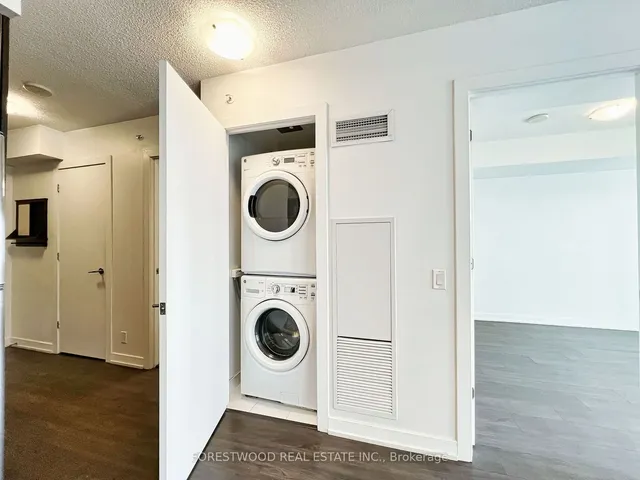 Additional property image - 2220 Lake Shore Blvd Unit 1003