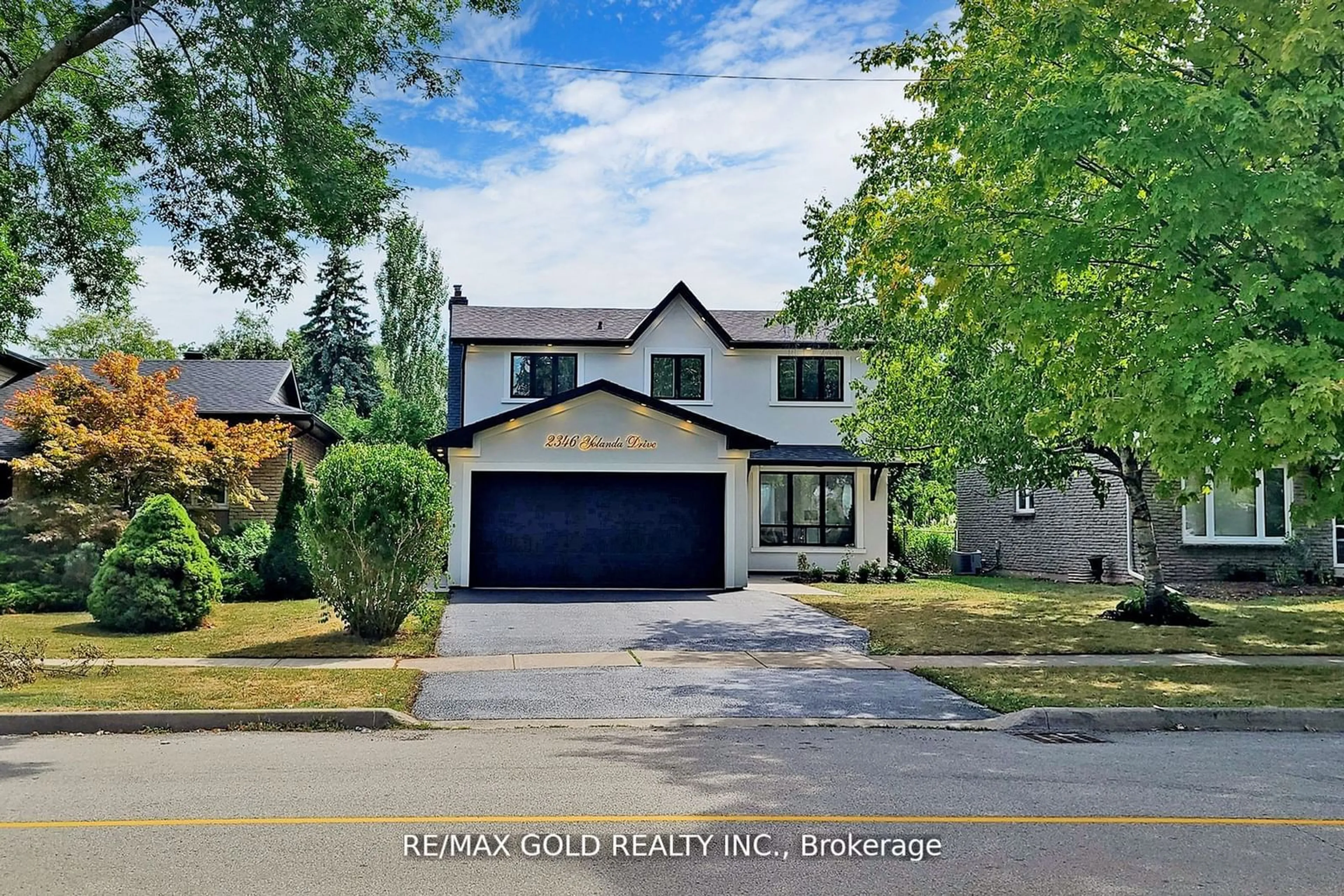 Frontside or backside of a home, the street view for 2346 Yolanda Dr, Oakville Ontario L6L 2H8