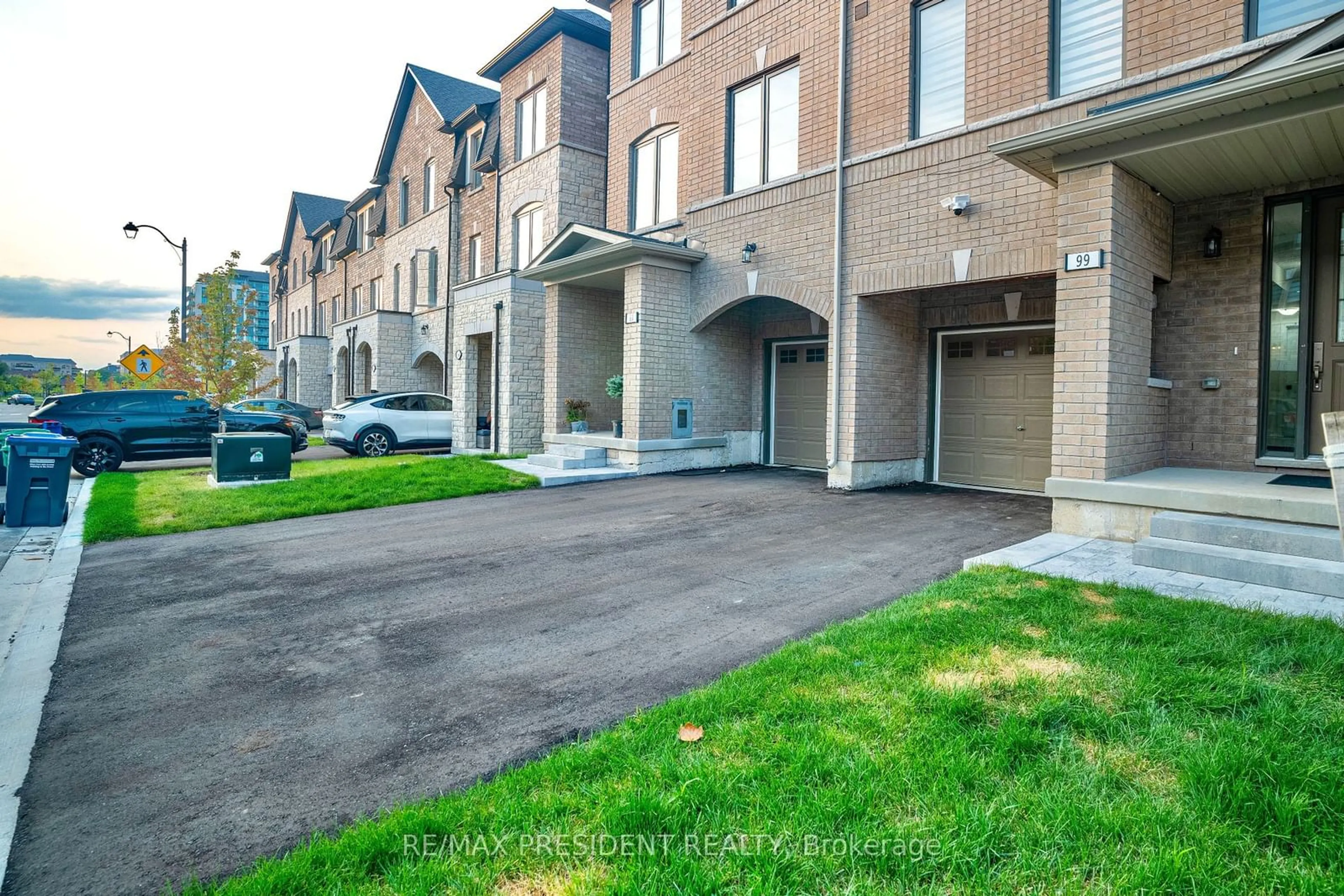 A pic from exterior of the house or condo, the street view for 99 Halliford Pl, Brampton Ontario L6P 4N6