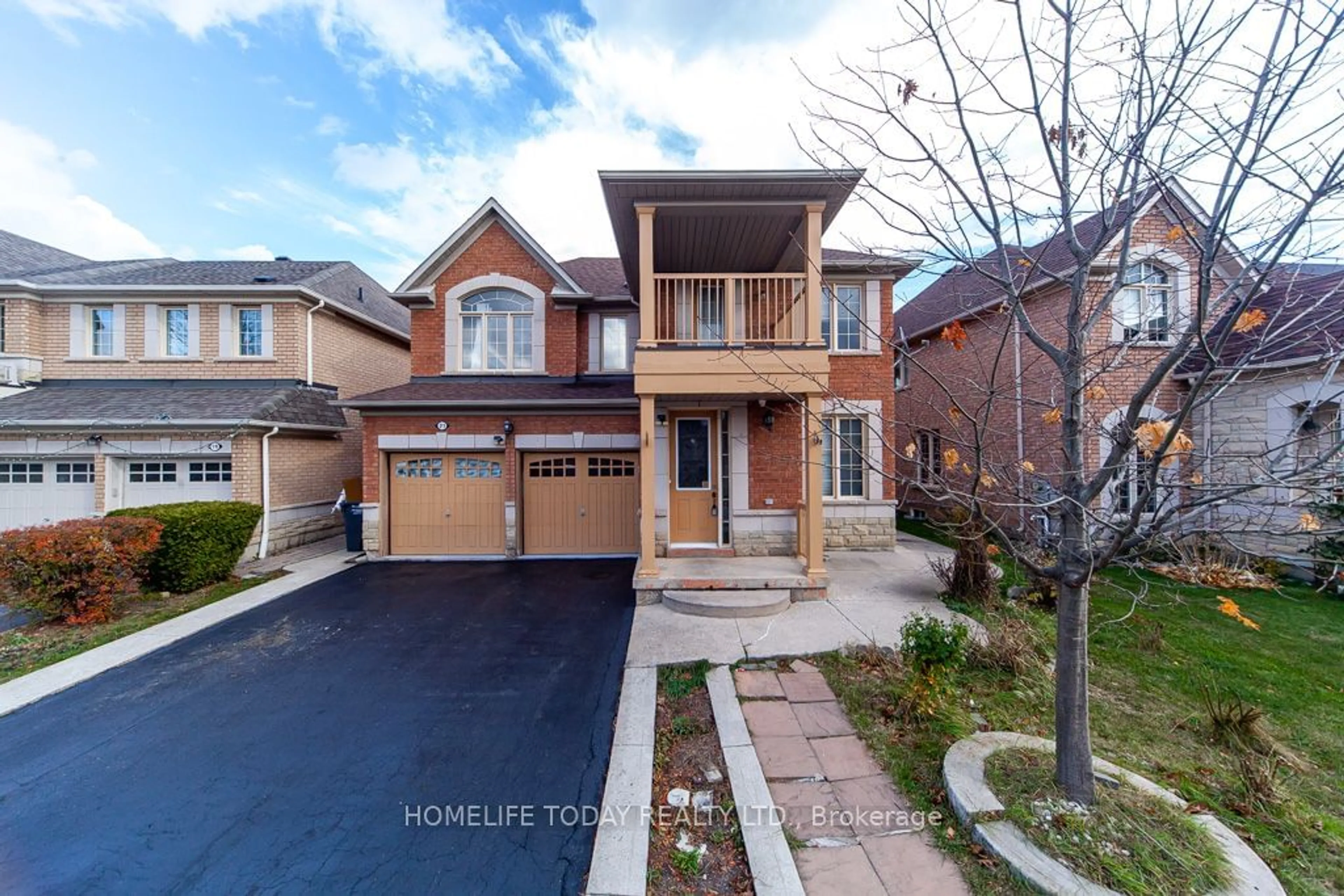 Frontside or backside of a home, the street view for 21 Lanebrook Dr, Brampton Ontario L6P 2H4