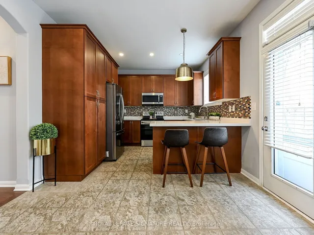 Additional property image - 3207 Munson Cres