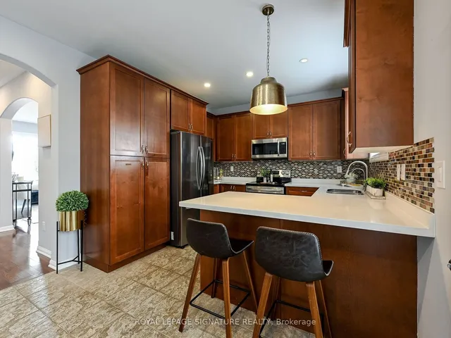 Additional property image - 3207 Munson Cres