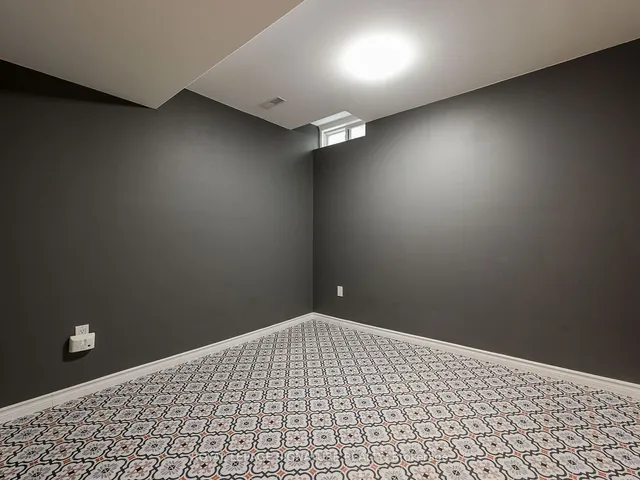 Additional property image - 3207 Munson Cres