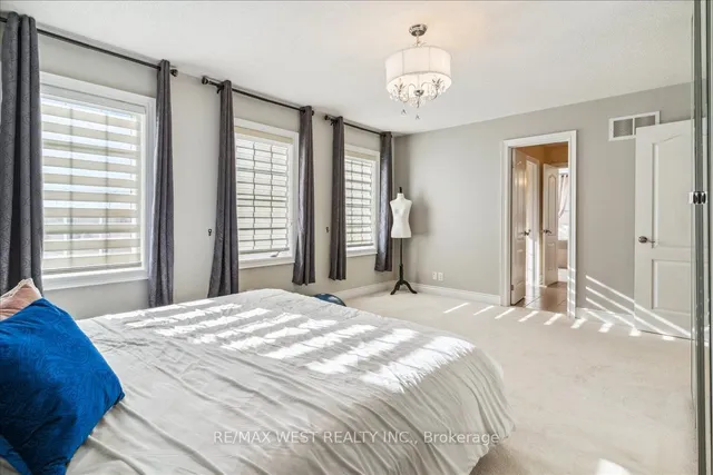 Additional property image - 36 Lampman Cres