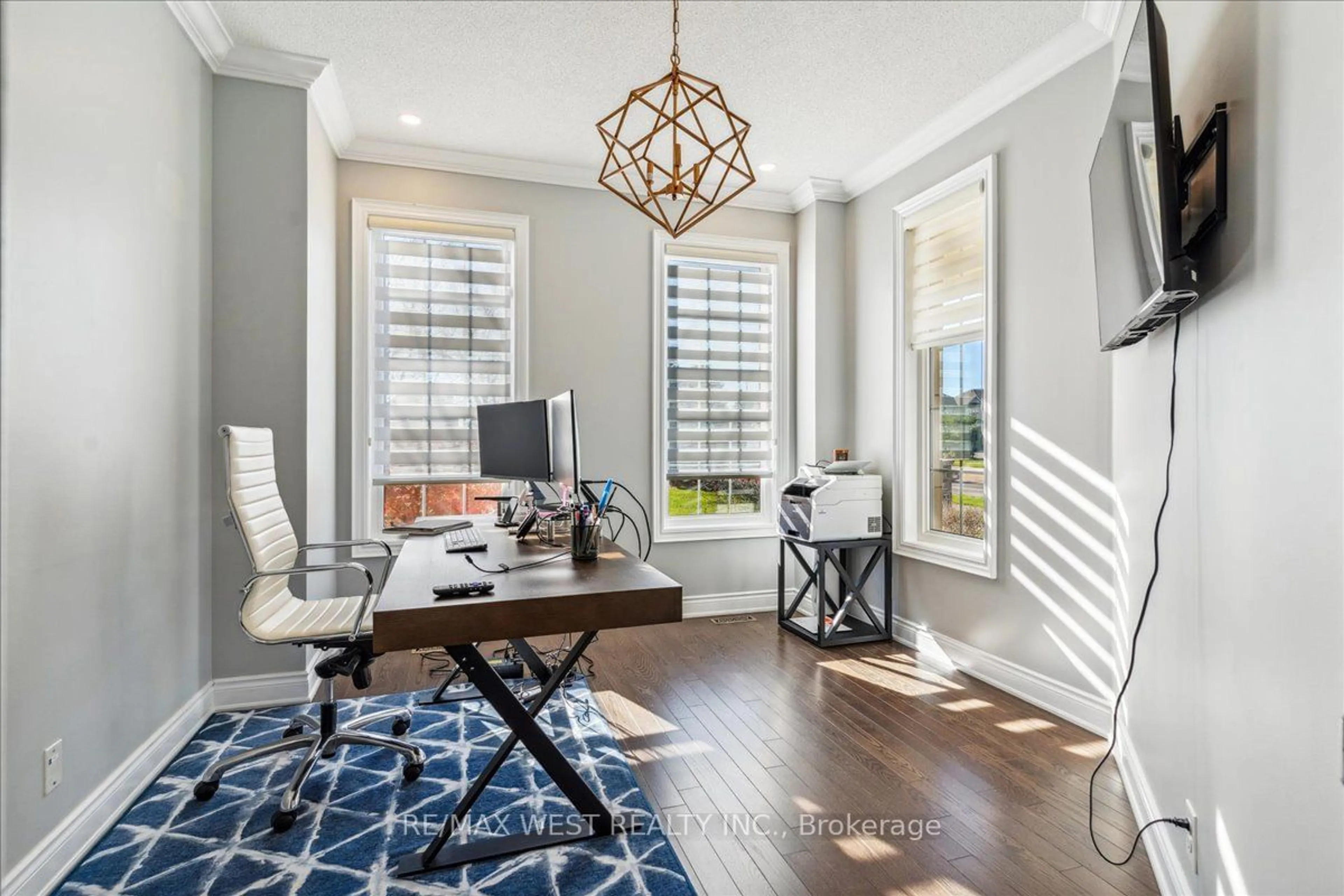 Indoor entryway, wood floors for 36 Lampman Cres, Brampton Ontario L6X 0E4