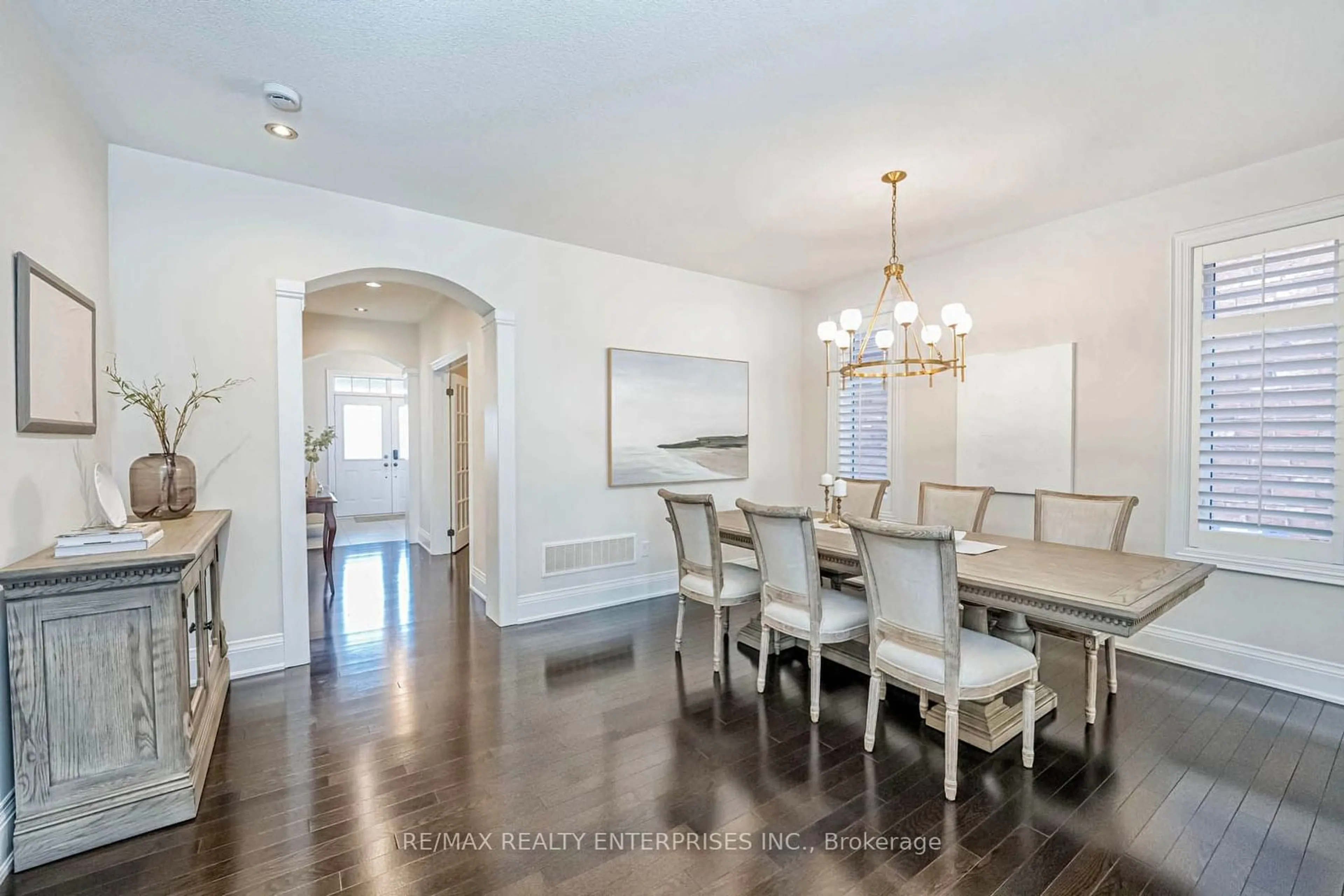 Dining room, wood floors for 39 Lampman Cres, Brampton Ontario L6X 3A3