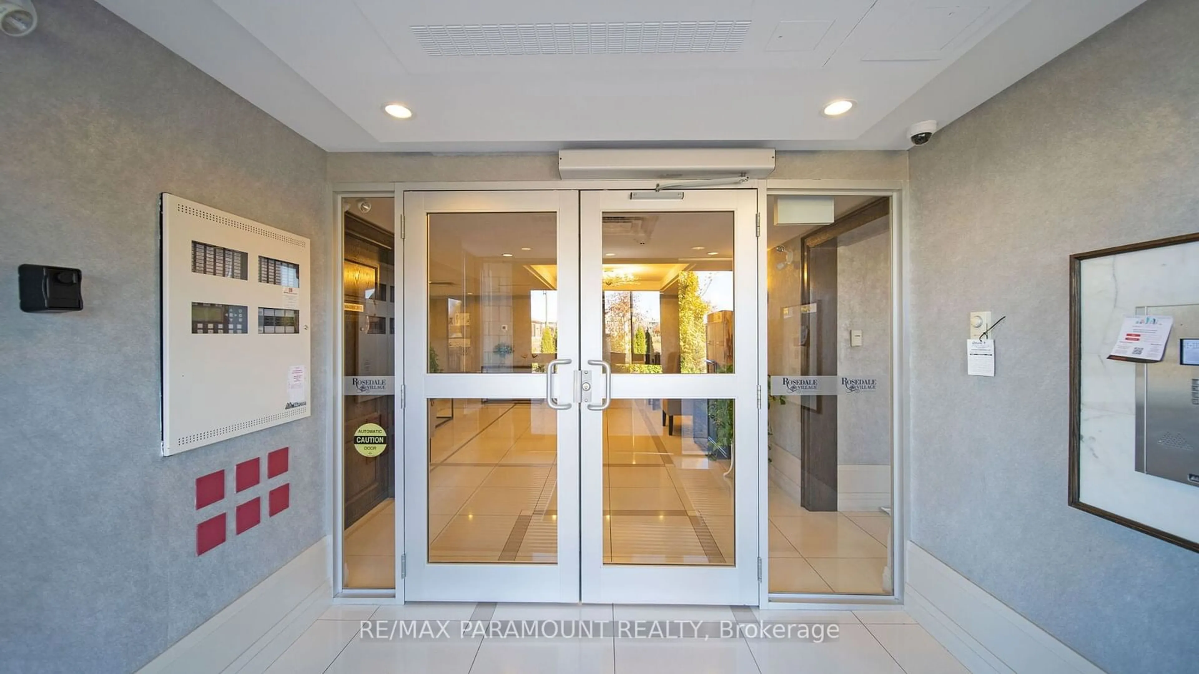 Indoor foyer for 30 Via Rosedale Dr #106, Brampton Ontario L6R 0W2