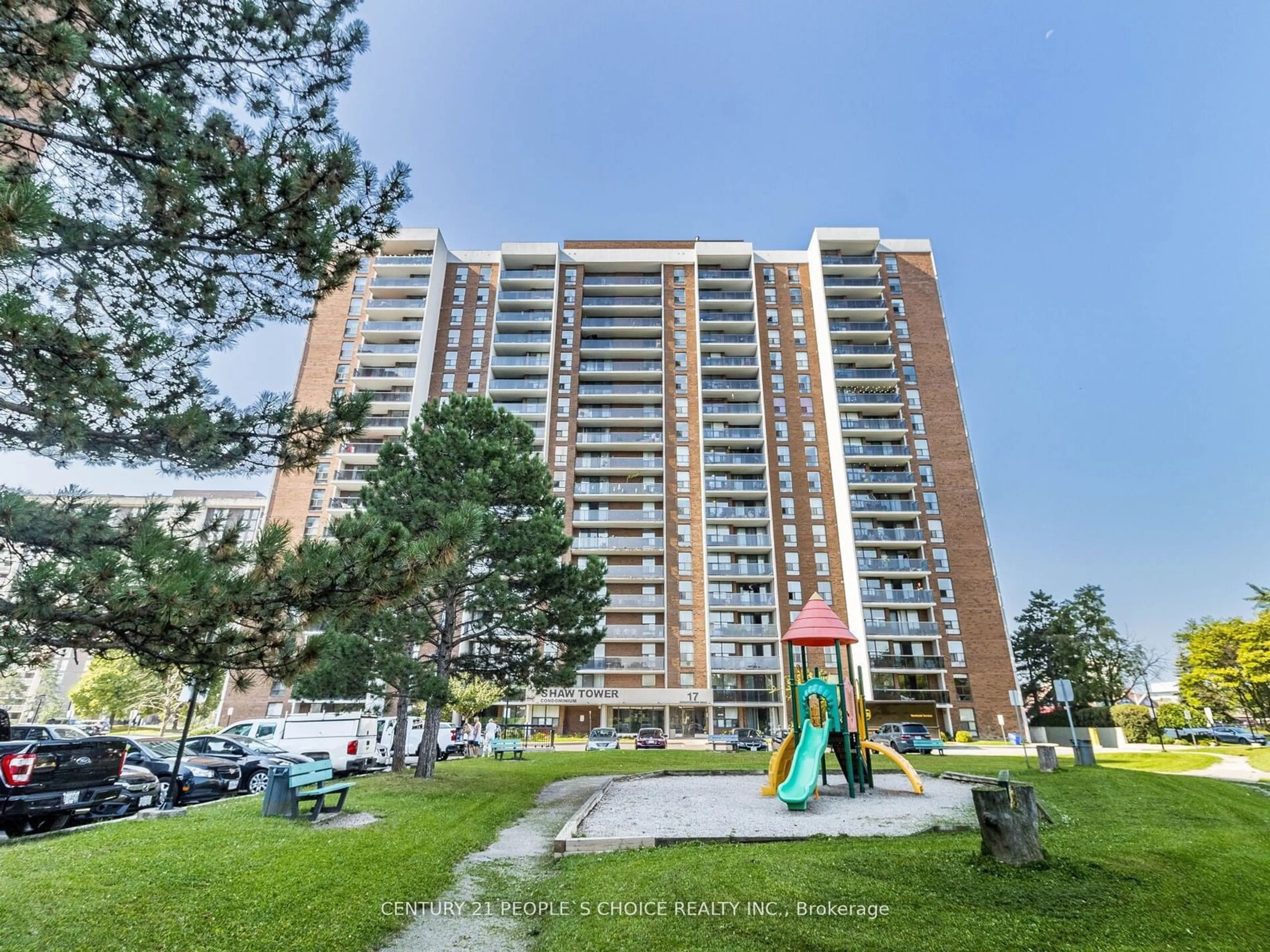 A pic from exterior of the house or condo, the street view for 17 Knightsbridge Rd #308, Brampton Ontario L6T 3X9