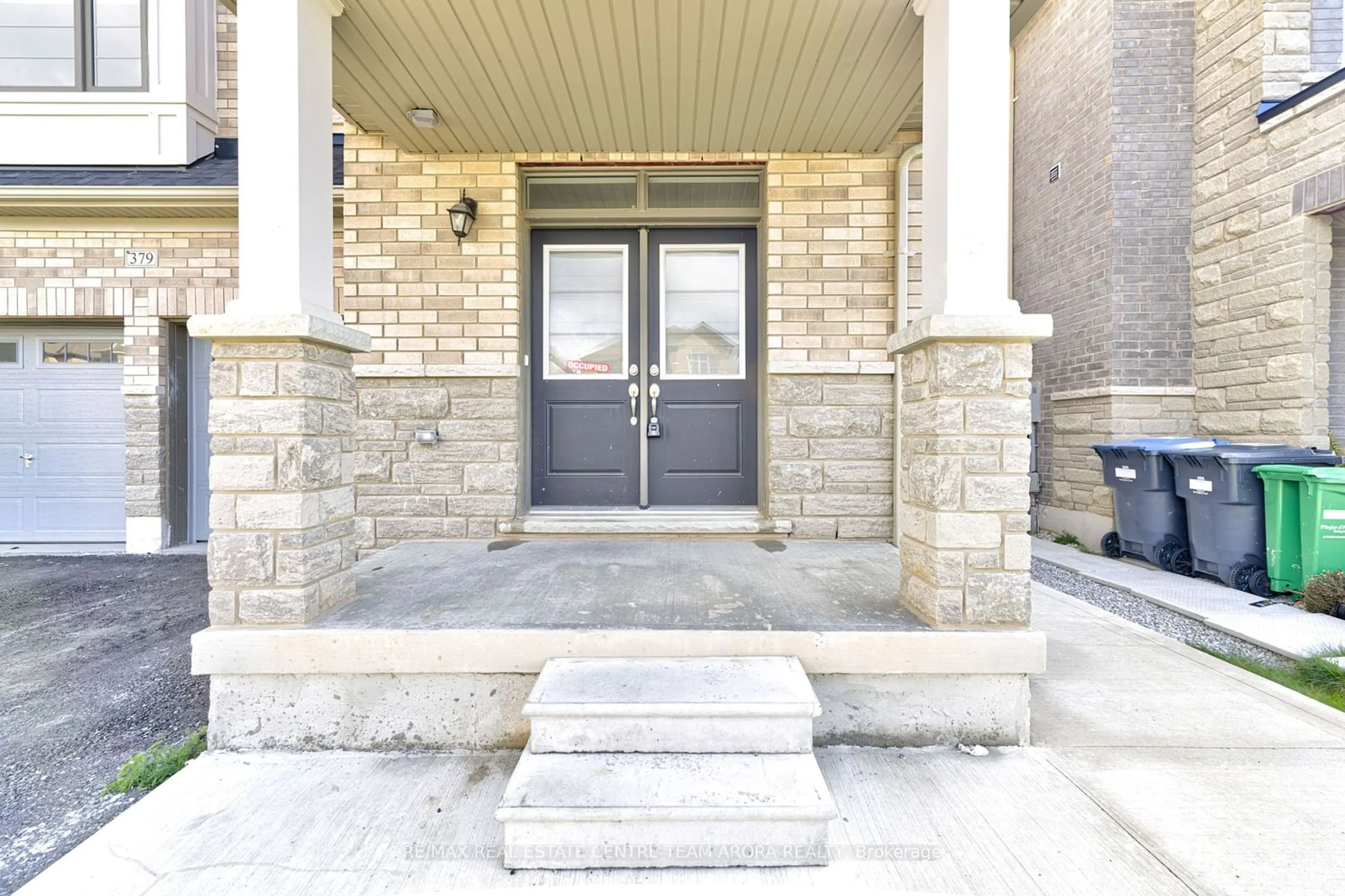 Indoor entryway, cement floor for 379 Valleyway Dr, Brampton Ontario L6X 5S7