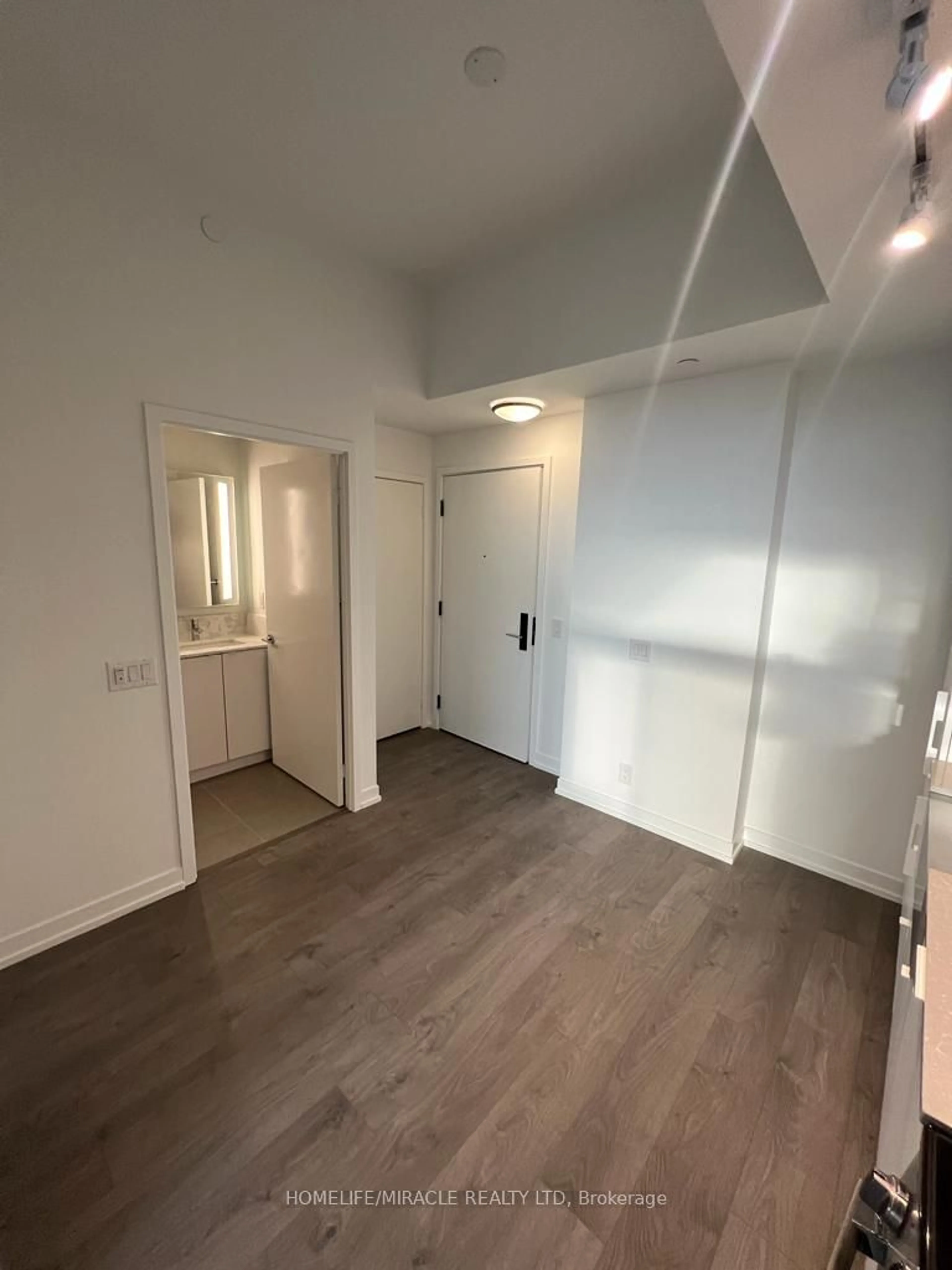 A pic of a room, not visible floor for 270 Dufferin St #914, Toronto Ontario M6K 0H8