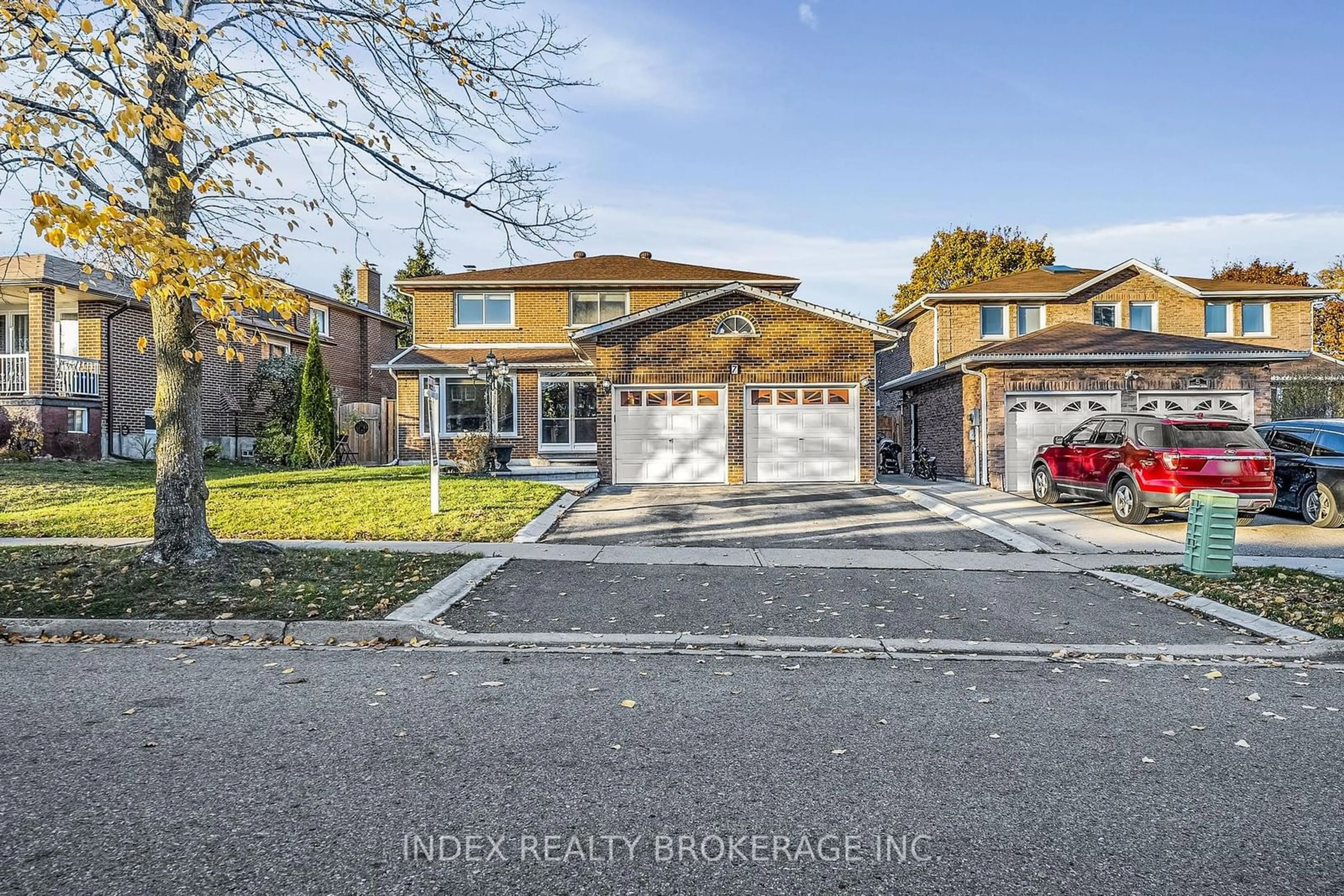 Frontside or backside of a home, the street view for 7 Panorama Cres, Brampton Ontario L6S 3T7