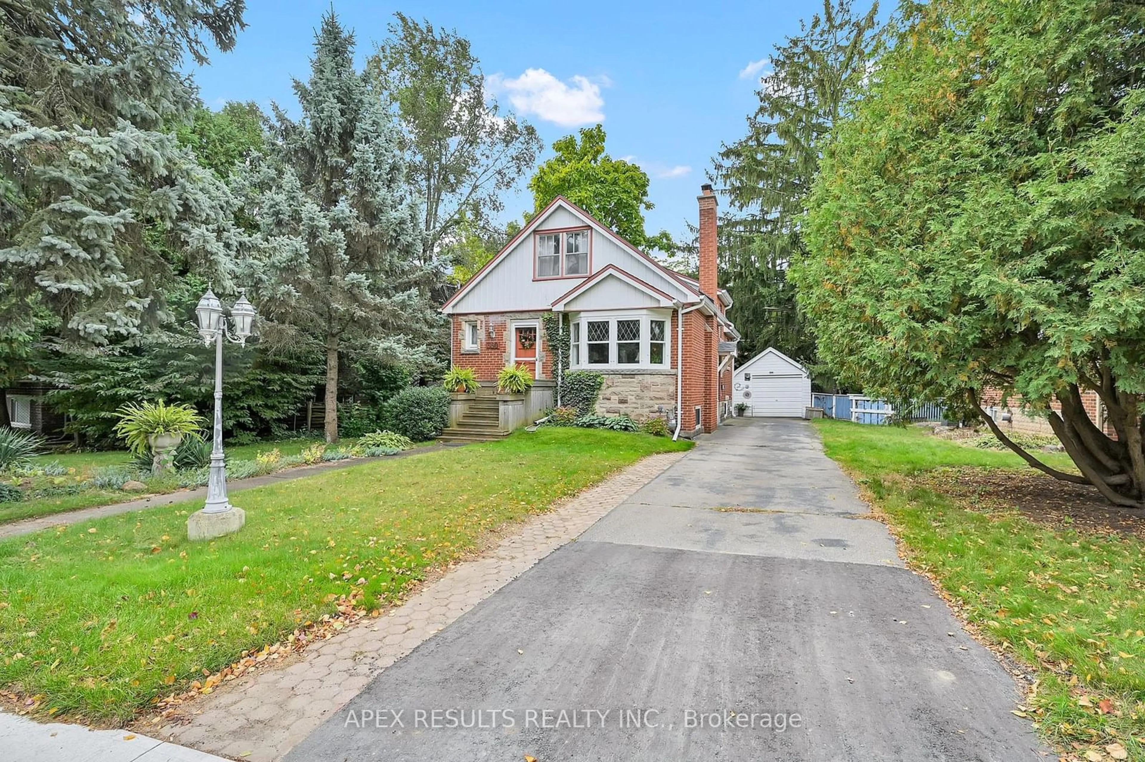 Frontside or backside of a home, the street view for 360 Guelph Line, Burlington Ontario L7R 3L4