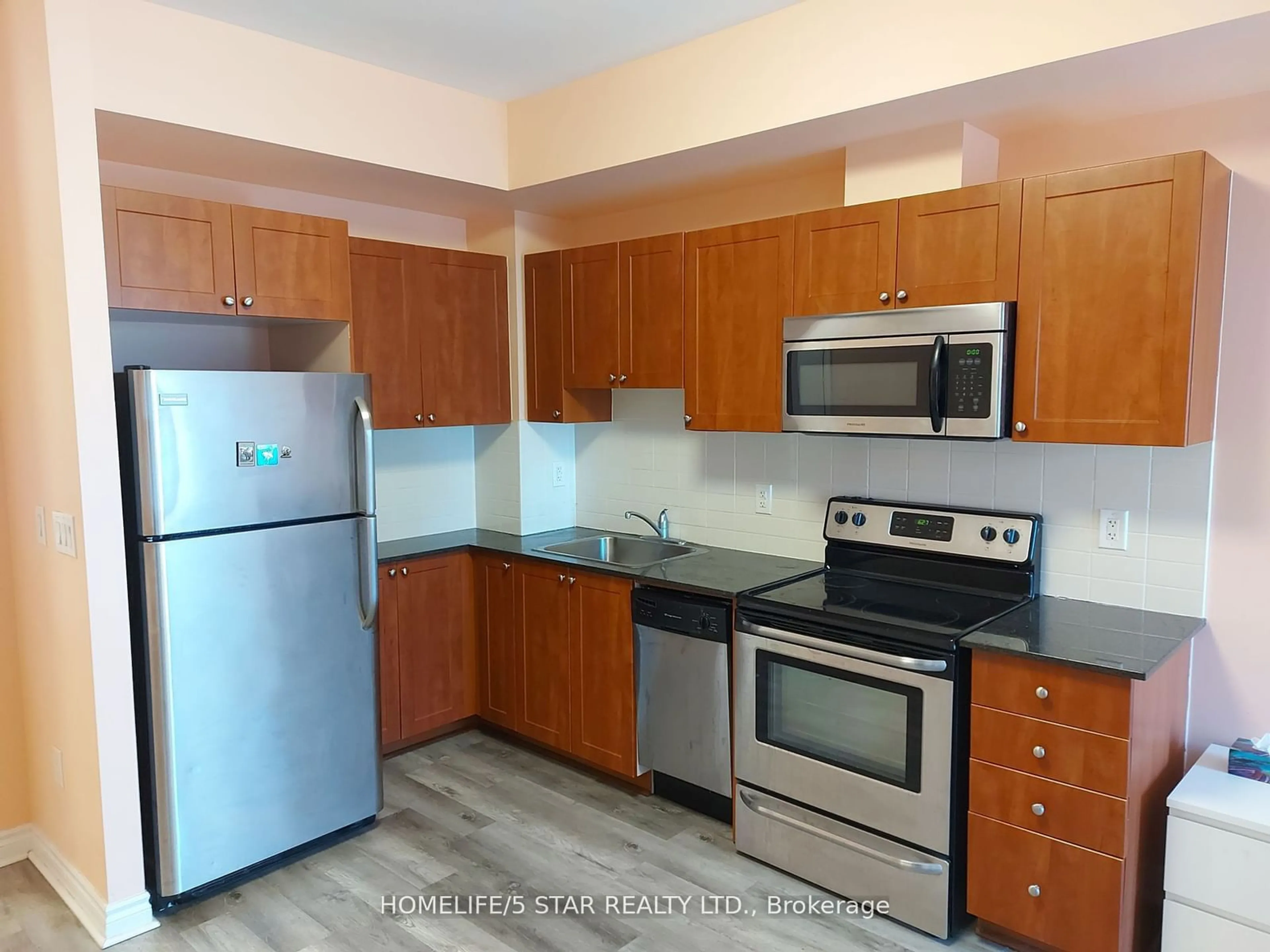 Standard kitchen for 385 PRINCE OF WALES Dr #3307, Mississauga Ontario L5B 0C6