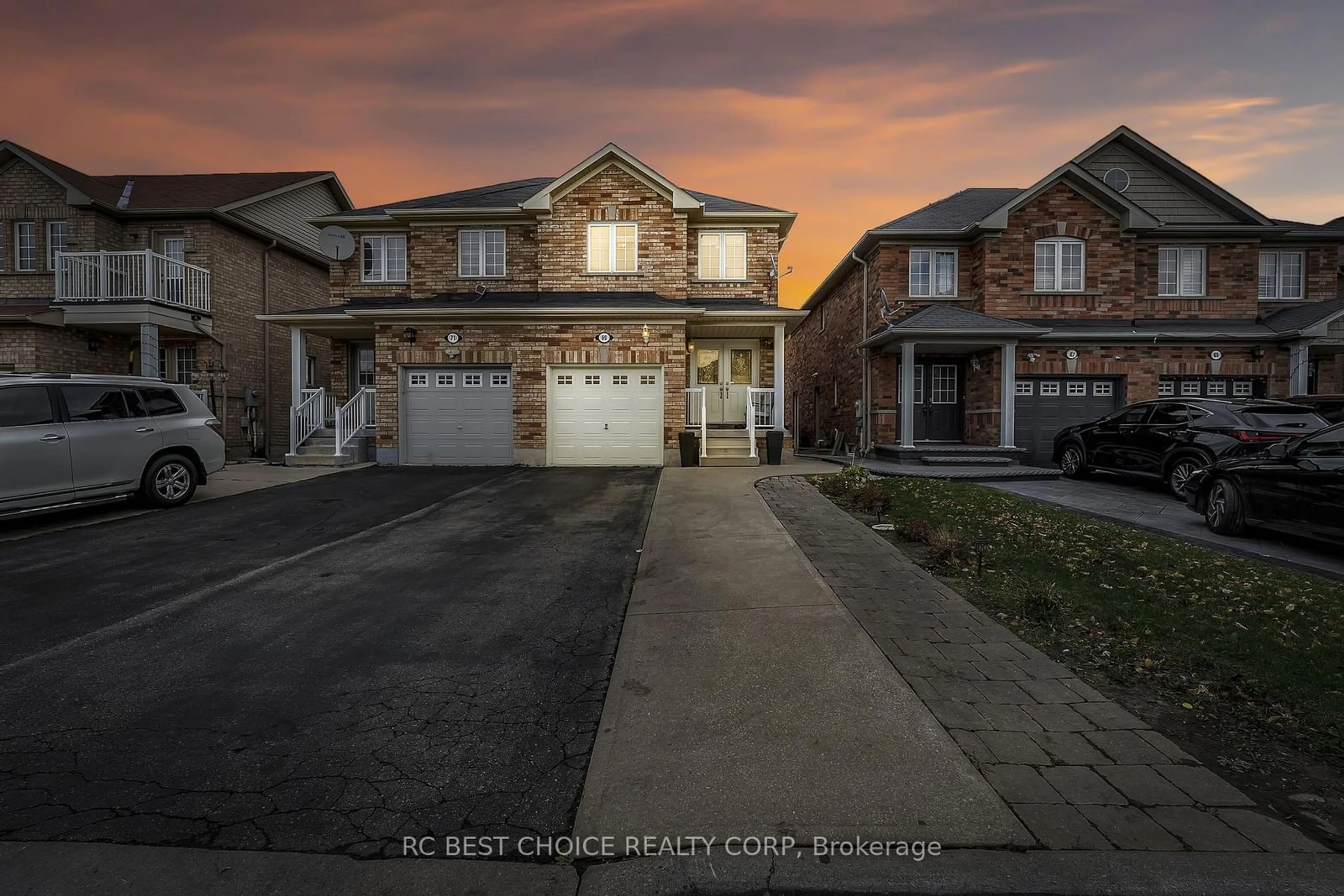 Frontside or backside of a home, the street view for 69 Roundstone Dr, Brampton Ontario L6X 0K4