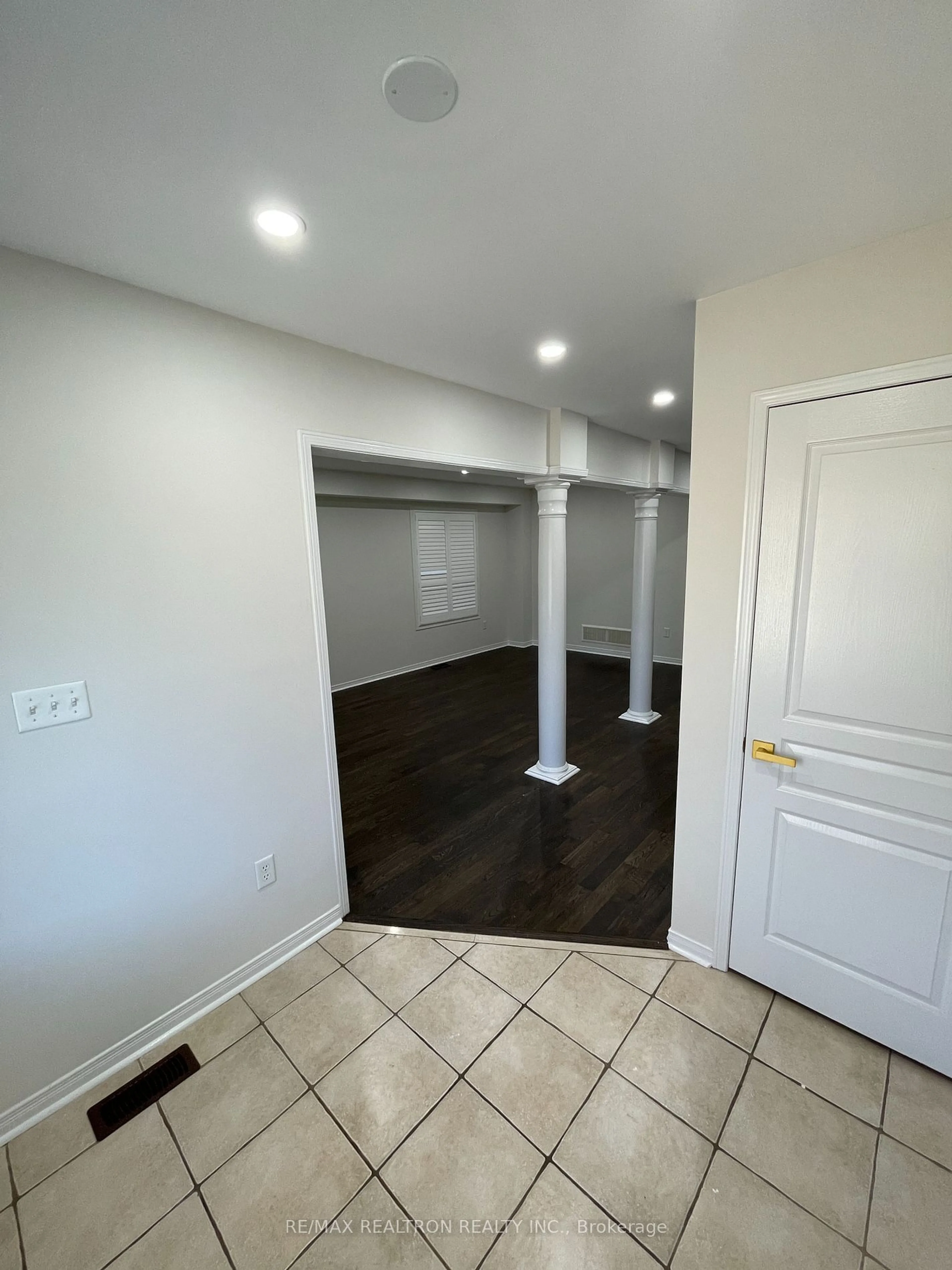 A pic of a room, not visible floor for 2272 Fairmount Dr, Oakville Ontario L6M 5J6