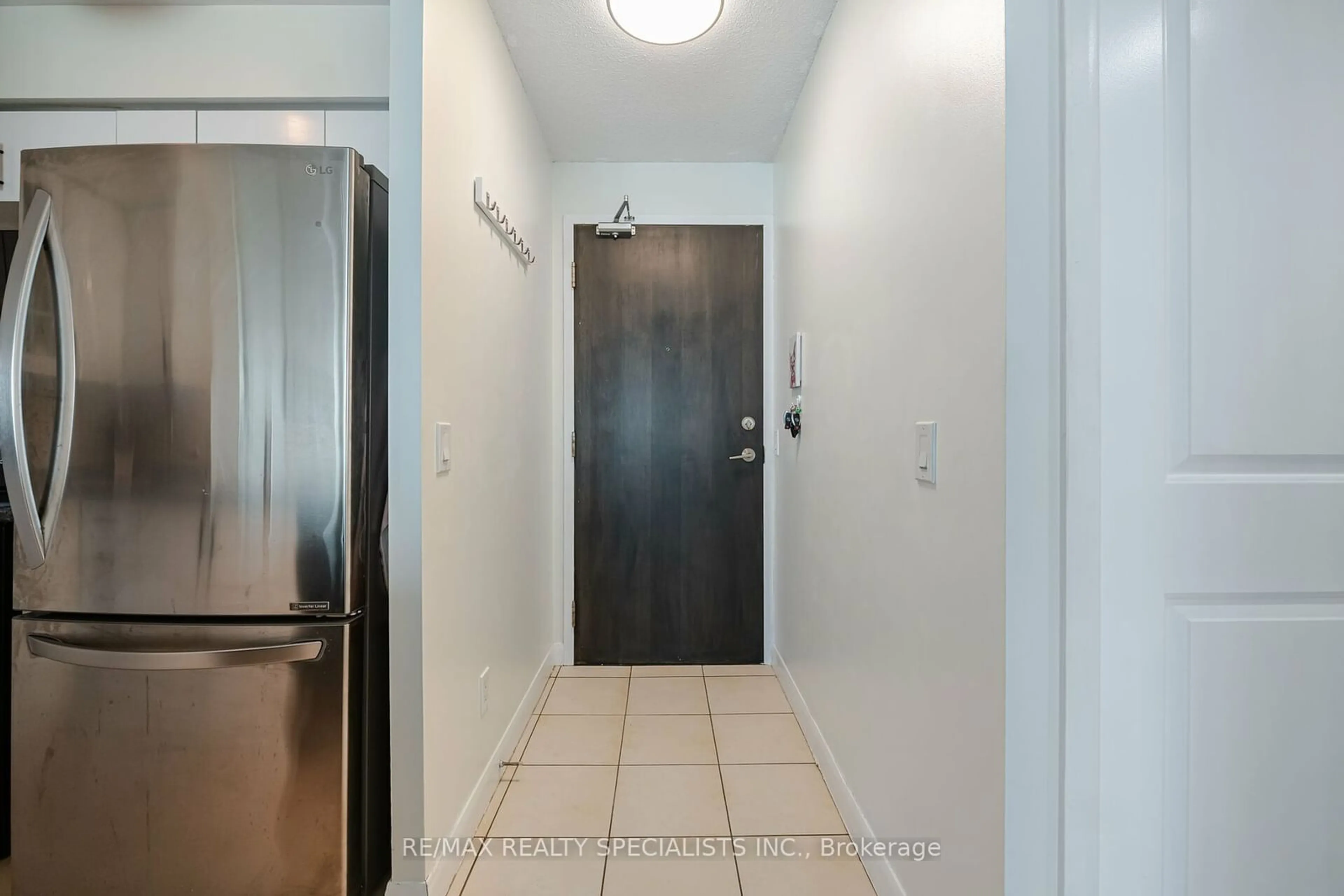 Indoor entryway, not visible floor for 235 Sherway Gardens Rd #1609, Toronto Ontario M9C 0A2