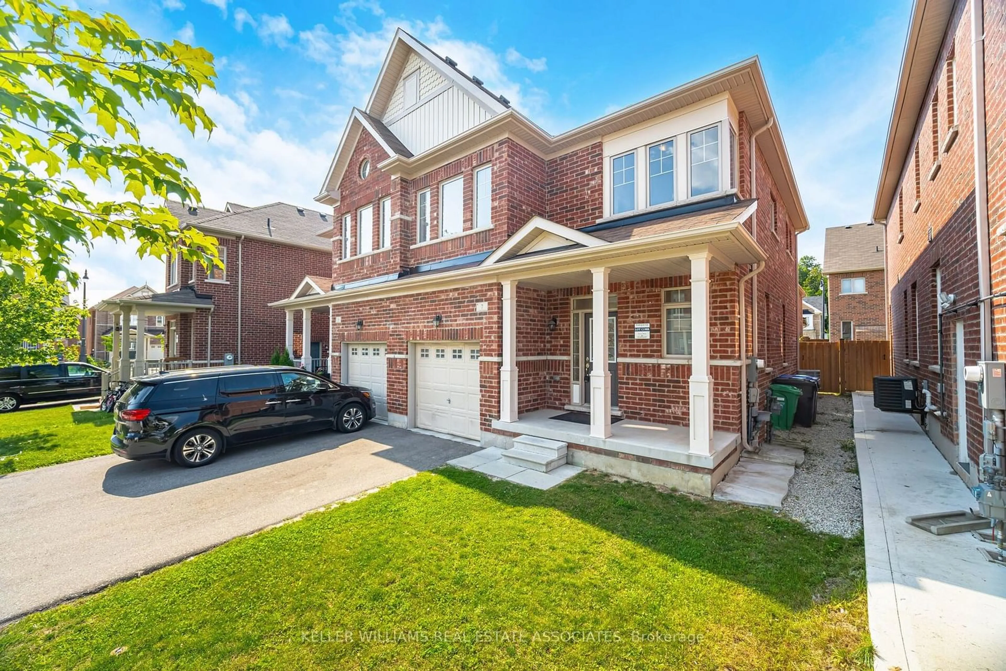 Home with brick exterior material for 7 Monceau Rd, Brampton Ontario L7A 4E6