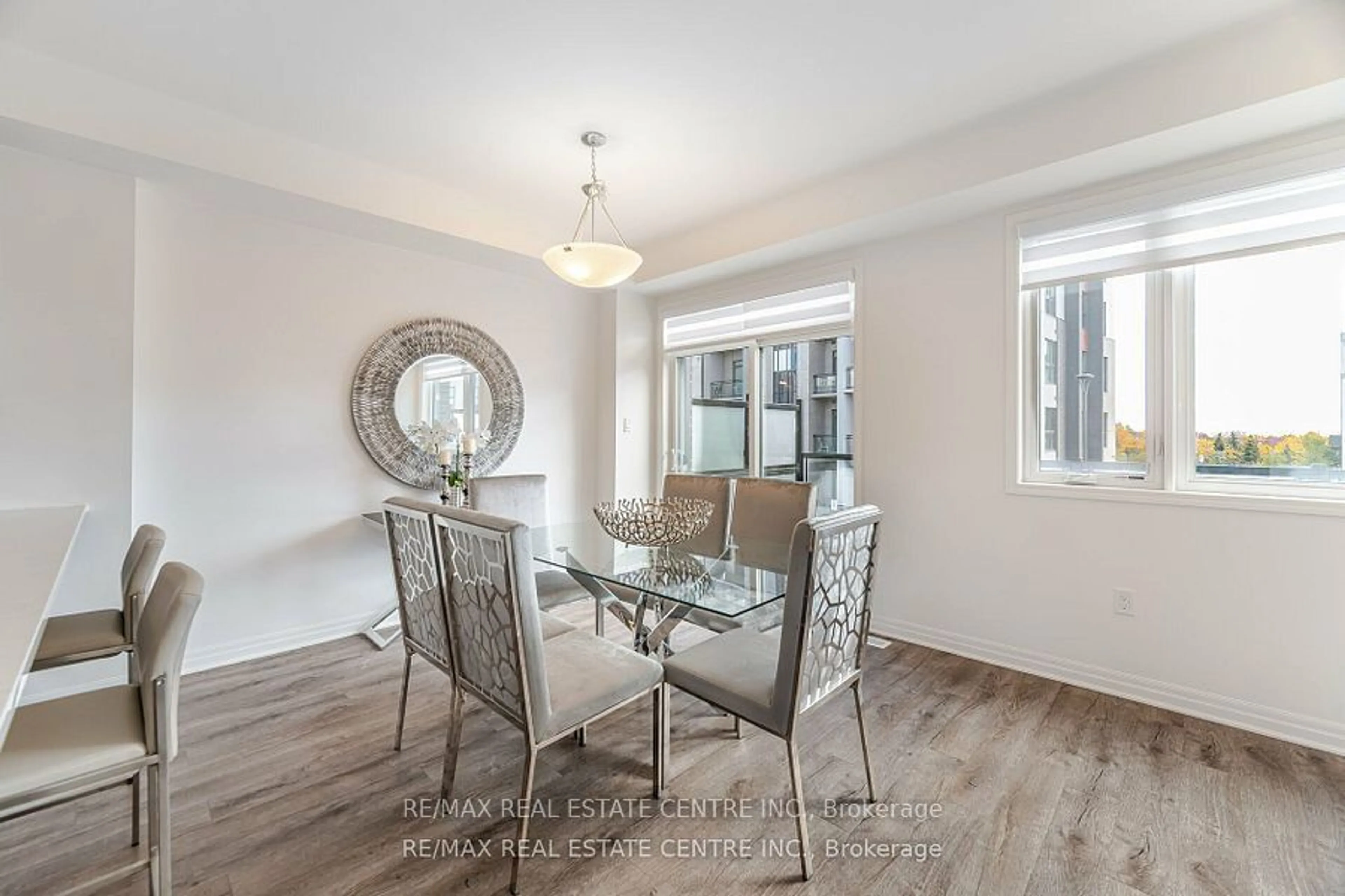 Dining room, wood floors, mountain for 66 Kaitting Tr, Oakville Ontario L6M 5N5