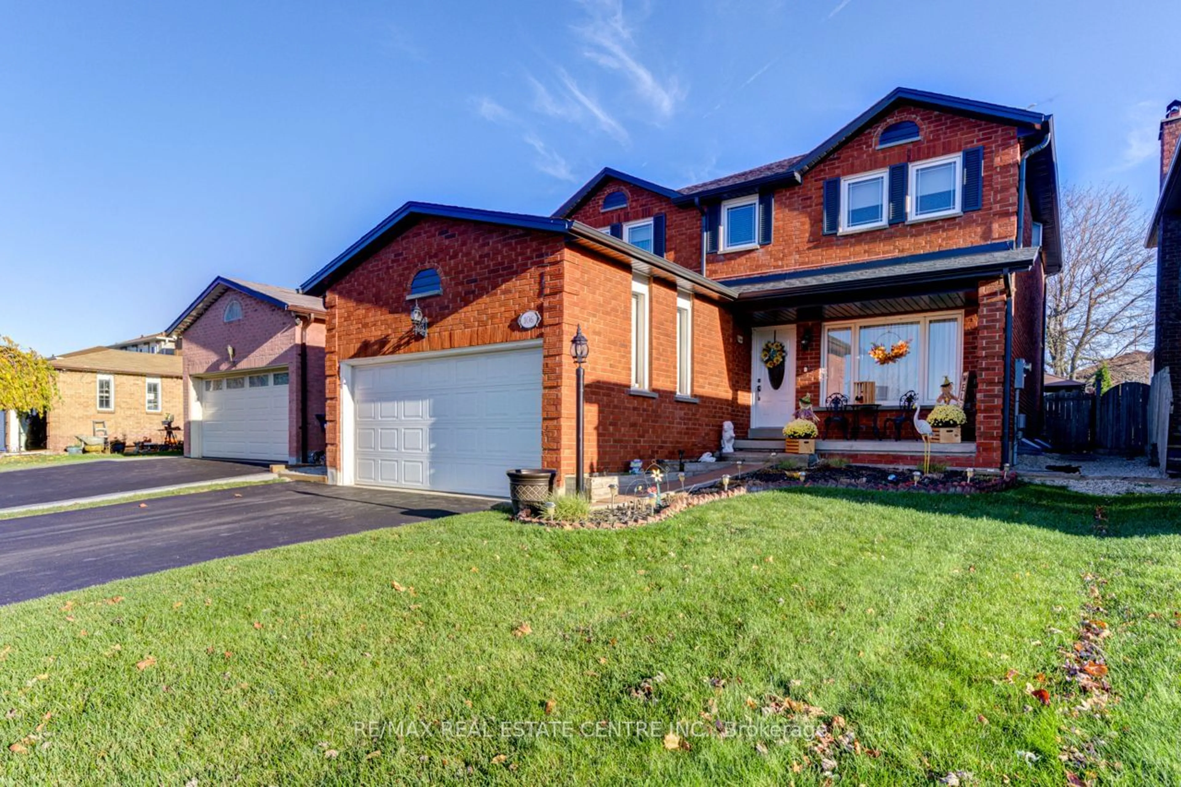 Frontside or backside of a home, the street view for 106 Havelock Dr, Brampton Ontario L6W 4C6