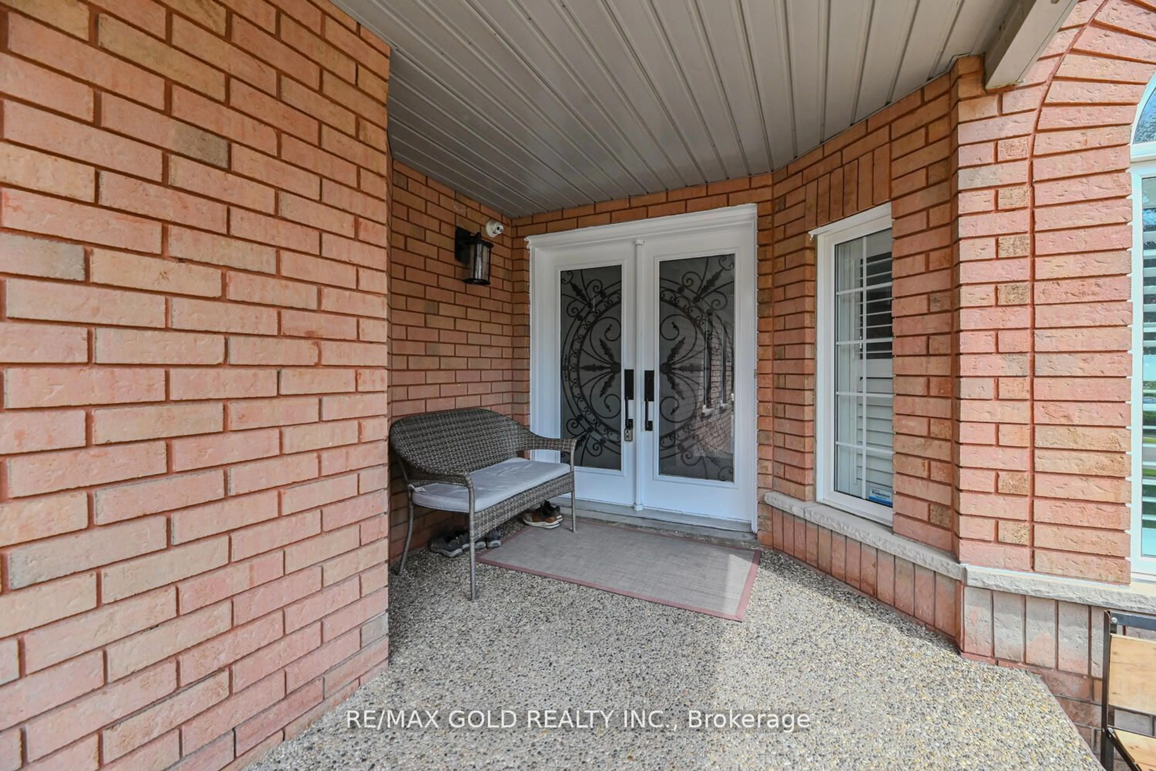 Indoor entryway, cement floor for 5 Dovesong Dr, Brampton Ontario L6R 1W6