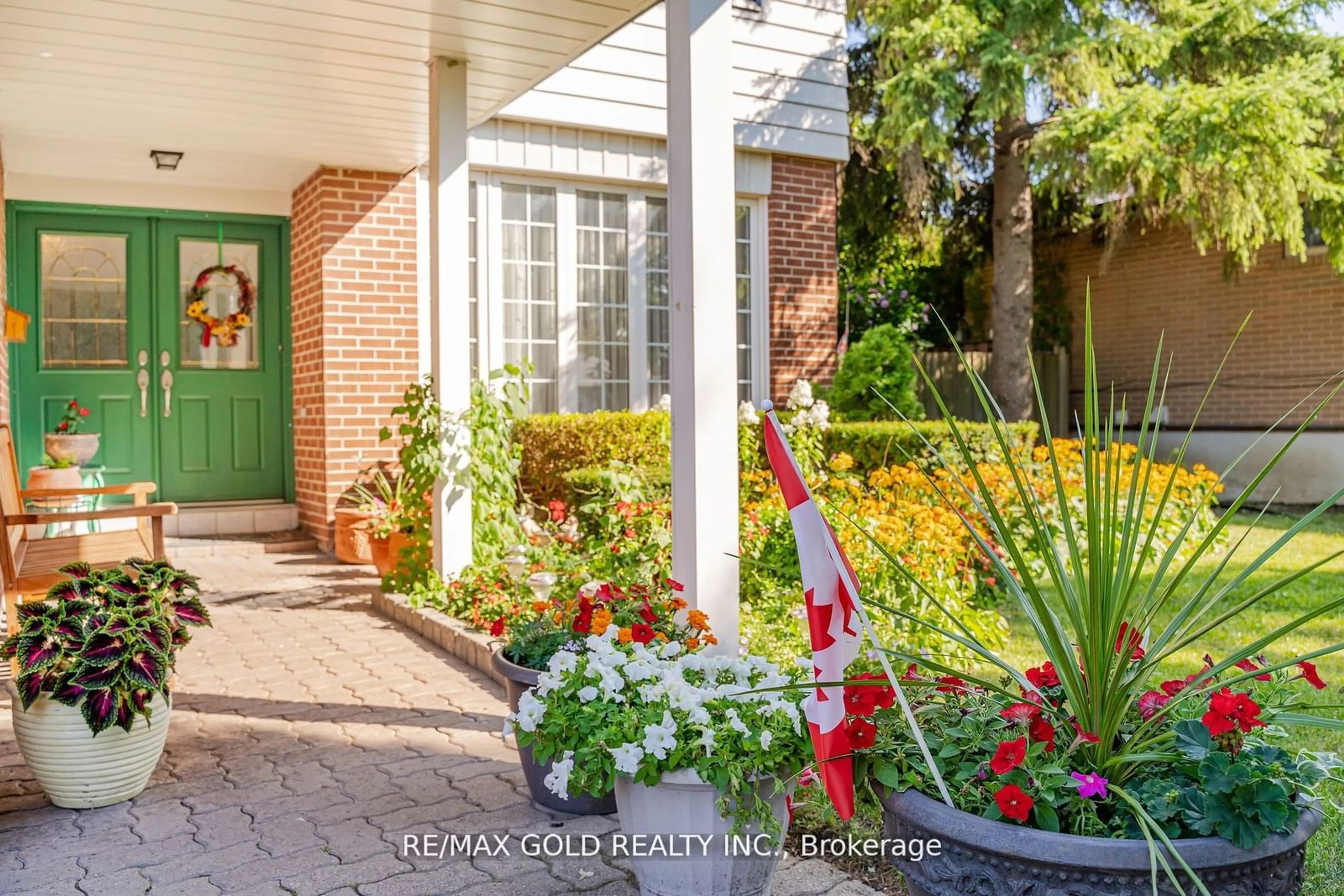 Indoor entryway, ceramic floors for 5 Dombey Pl, Brampton Ontario L6T 1P1