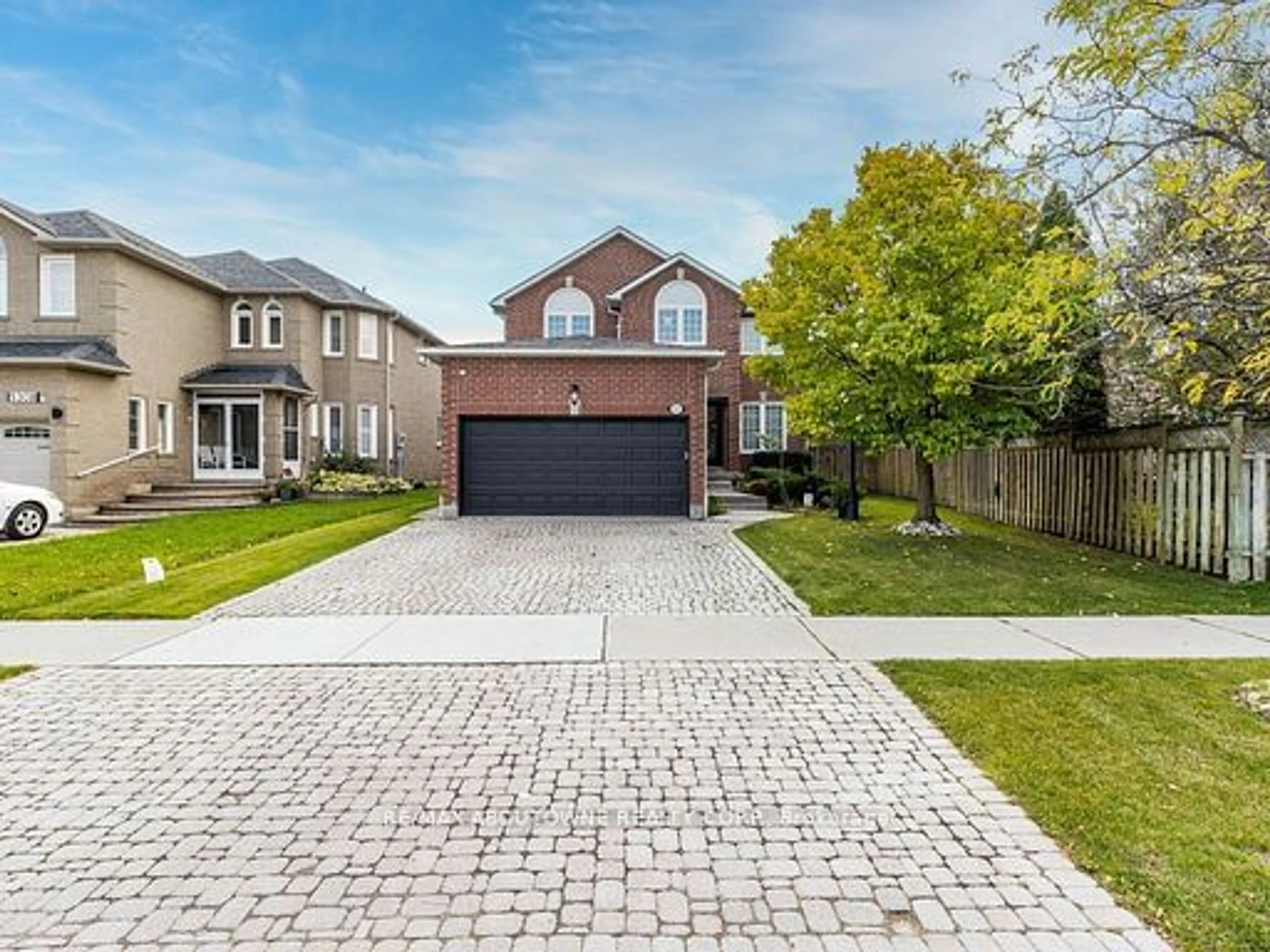 Home with brick exterior material for 5312 Fallingbrook Dr, Mississauga Ontario L5V 1P6