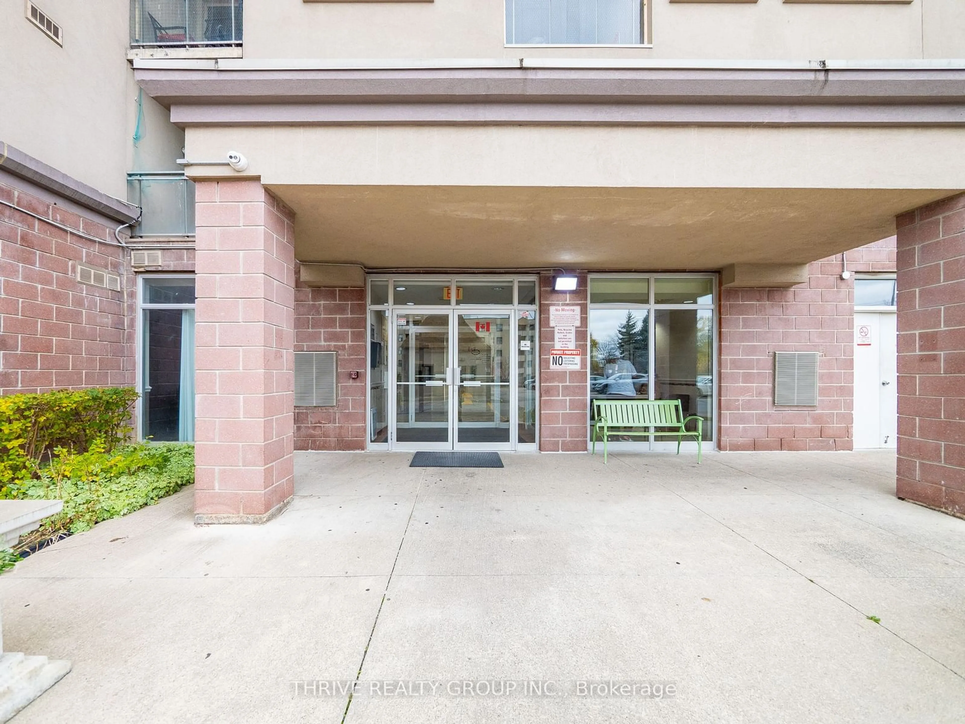 Indoor foyer for 7405 Goreway Dr #309, Mississauga Ontario L4T 0A3