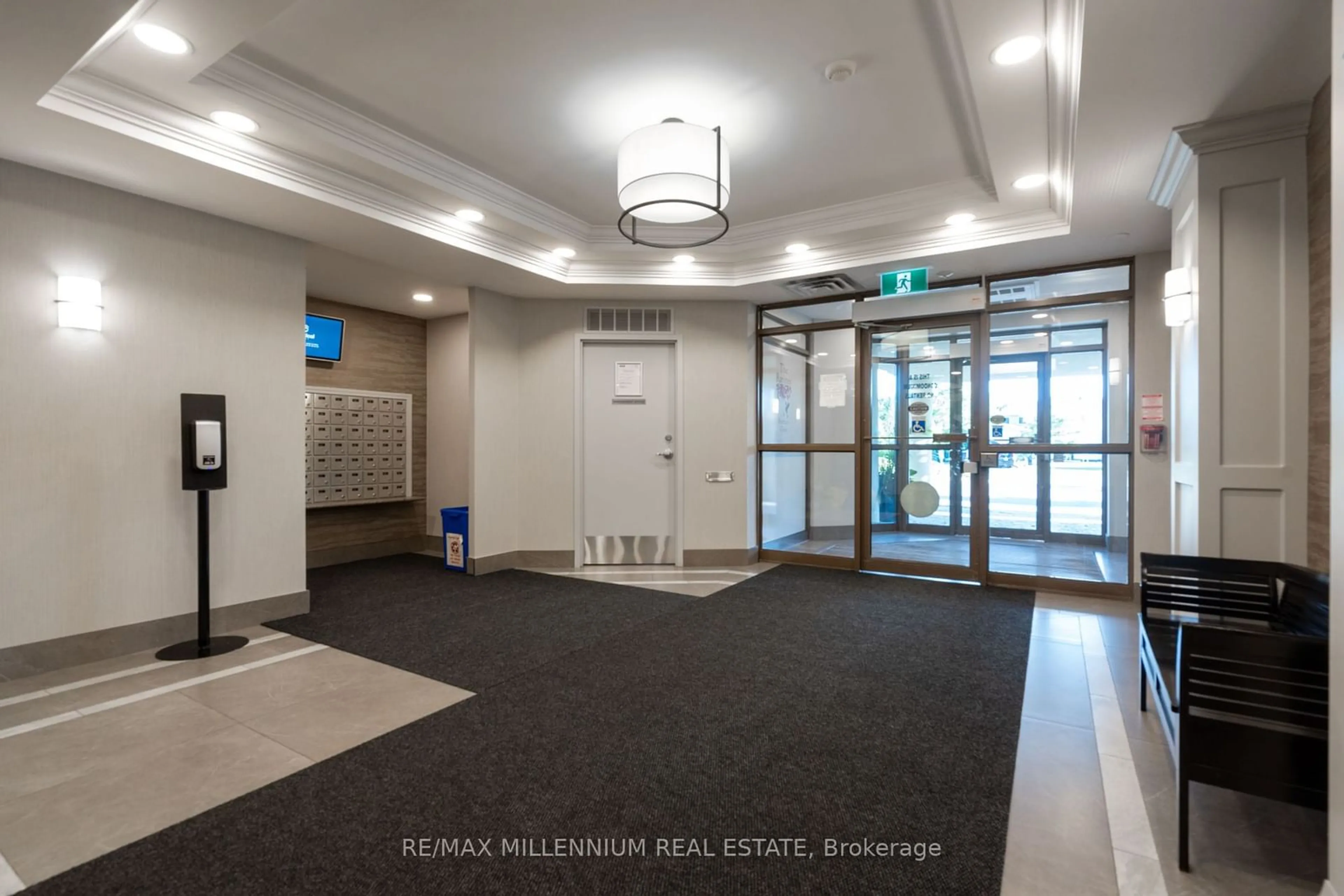 Indoor foyer, unknown floor for 300 Ray Lawson Blvd #107, Brampton Ontario L6Y 5H5