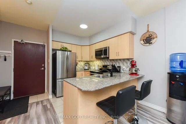 Additional image 5 of 7405 Goreway Dr Unit 112