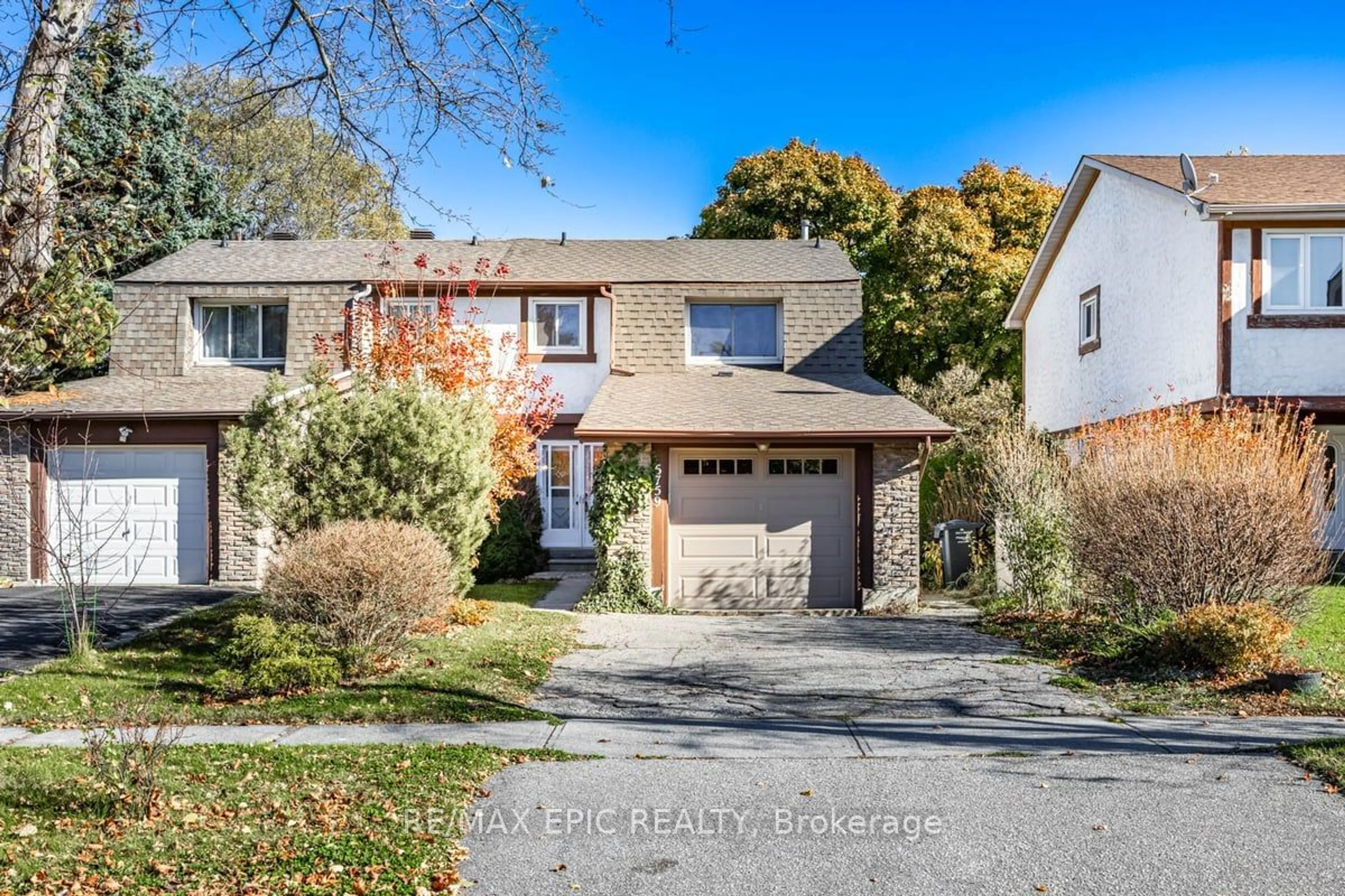 A pic from exterior of the house or condo, the street view for 6759 Segovia Rd, Mississauga Ontario L5N 1P1